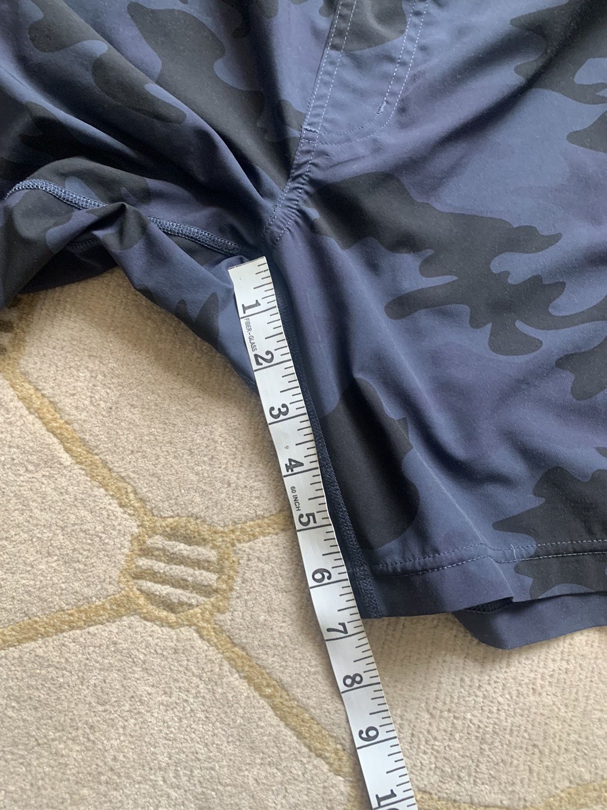 Rhone Rhone Workout 7-Inch Unlined Shorts Size Medium Blue Camo Size US 32 / EU 48 - 2 Thumbnail