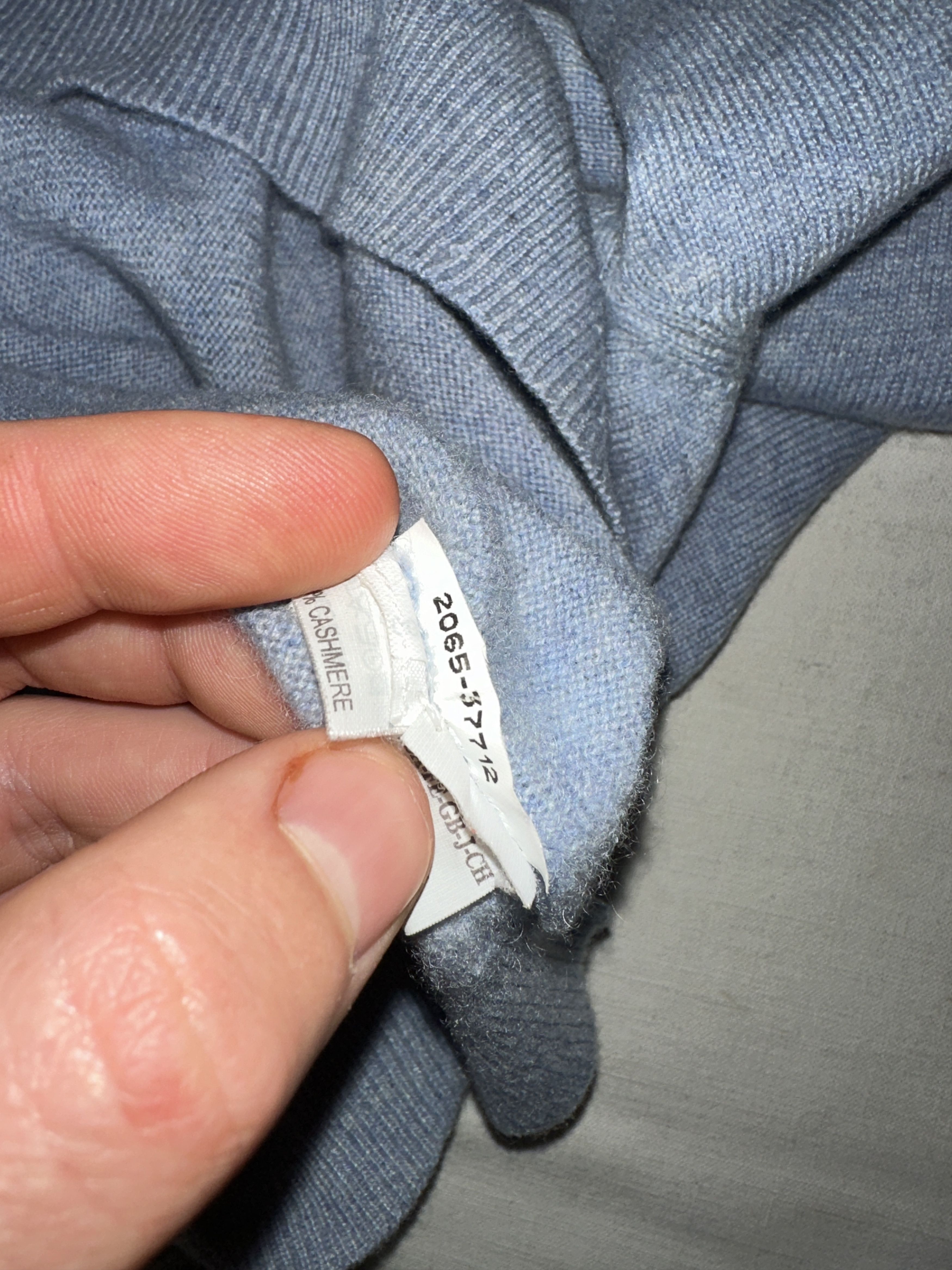 Brunello Cucinelli Brunello Cucinelli Cashmere V Neck Fine Knit Sweater S M Size M / US 6-8 / IT 42-44 - 13 Thumbnail