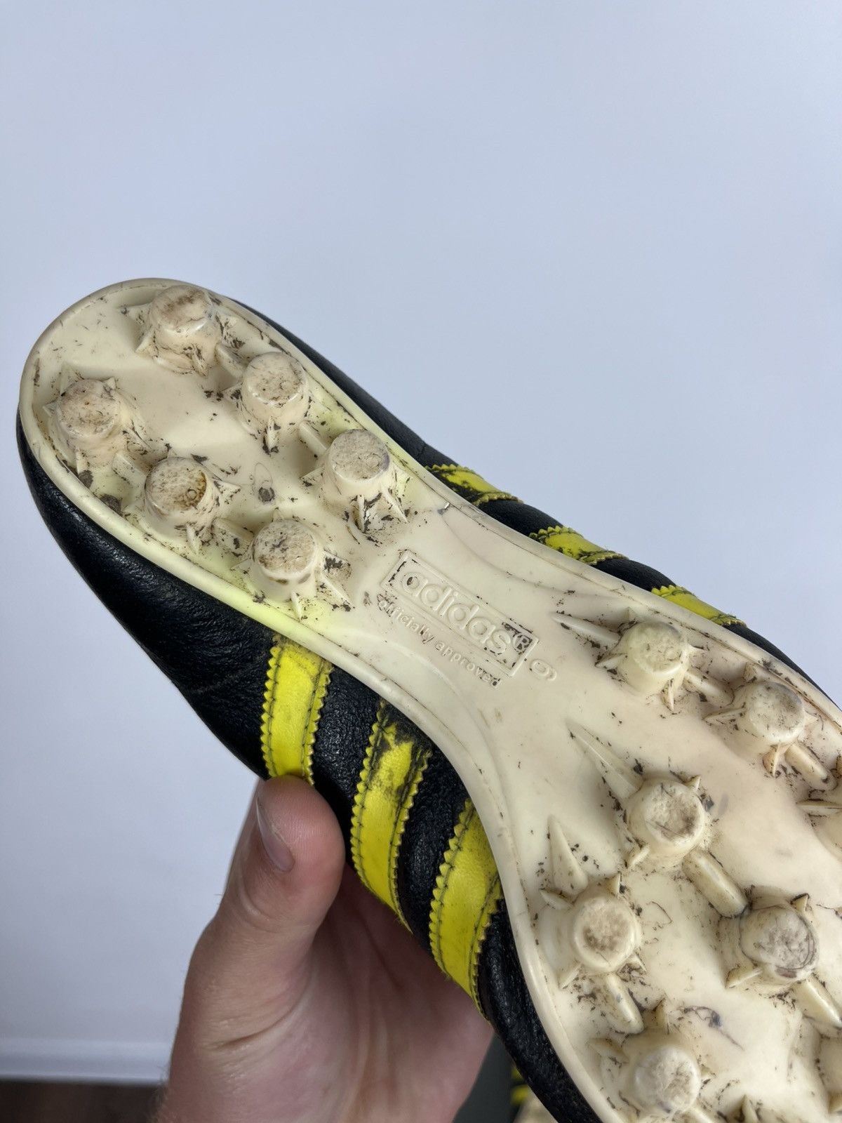 Adidas × Vintage Vintage Adidas Soccer Cleats Size 9 Black Yellow Austria Size US 9 / EU 42 - 12 Thumbnail