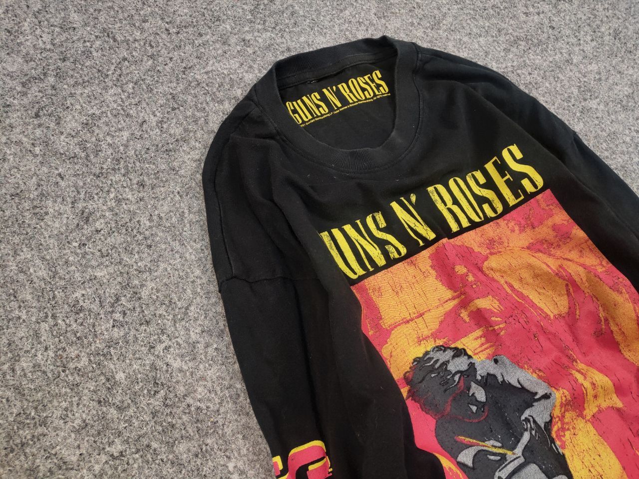 Band Tees Guns N Roses use your illusion i Long Sleeve Logo Vintage Size US M / EU 48-50 / 2 - 7 Thumbnail