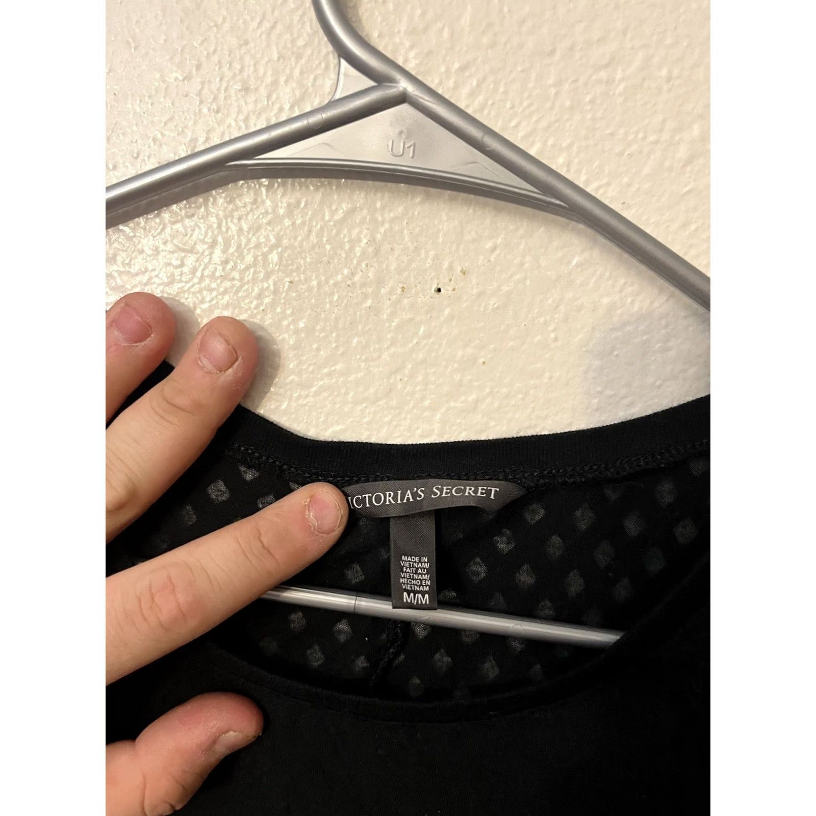 Victoria's Secret Victoria's Secret Top Womens Medium Round Neck Tee Shirt Long Sleeve Black T-Shirt Womens M Black Casual Basic Love Ancient? Size M / US 6-8 / IT 42-44 - 3 Thumbnail