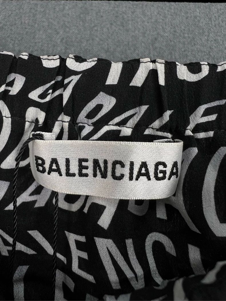 Balenciaga Balenciaga Bullet screen full of LOGO dress 2503-Nextarrow Size 33" - 3 Thumbnail