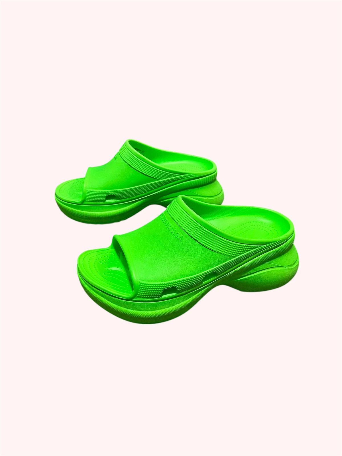 Balenciaga × Crocs Balenciaga x Crocs Pool Slides Size US 8 / EU 41 - 1 Thumbnail