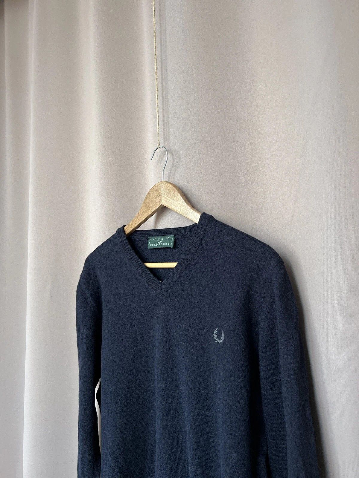 Fred Perry Fred Perry V-Neck Jumper Wool Sweater Mens Size 44 or M Size US M / EU 48-50 / 2 - 4 Thumbnail