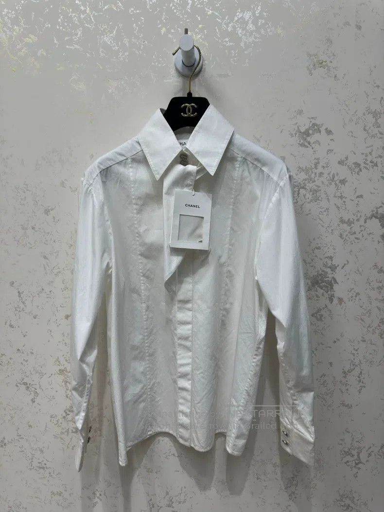 Chanel Chanel 21 Early Spring Vacation Series White Rhinestone Bu Size XXS / US 00 / IT 34 - 1 Thumbnail