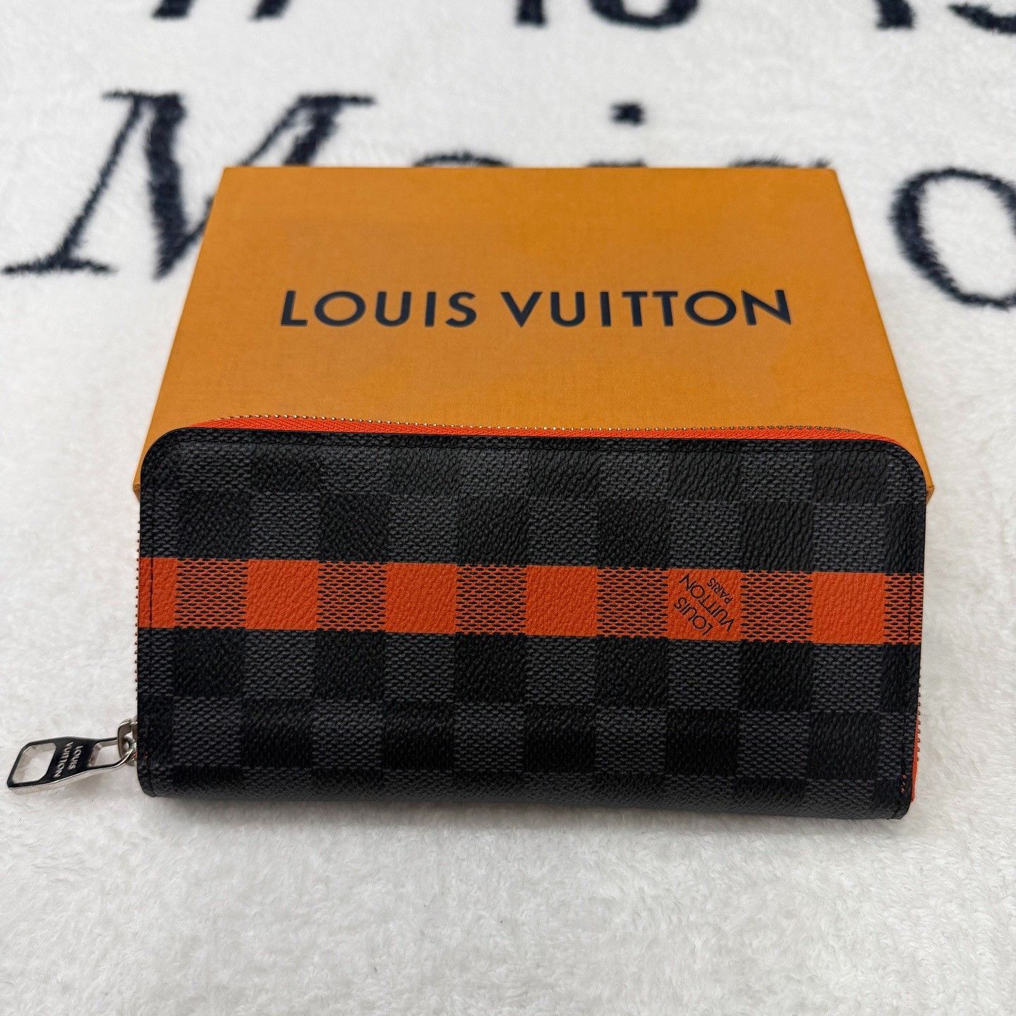 Louis Vuitton Louis Vuitton Black Orange Checker Zip Wallet Size ONE SIZE - 1 Thumbnail
