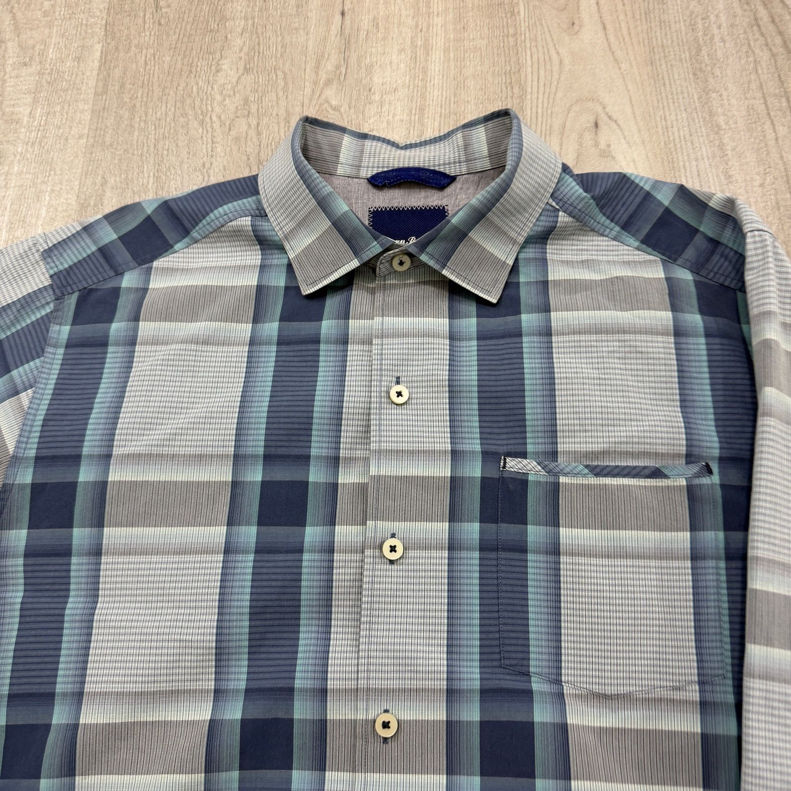 Tommy Bahama Tommy Bahama Button Up Shirt Men's Medium Blue Gray Plaid Size US M / EU 48-50 / 2 - 3 Thumbnail