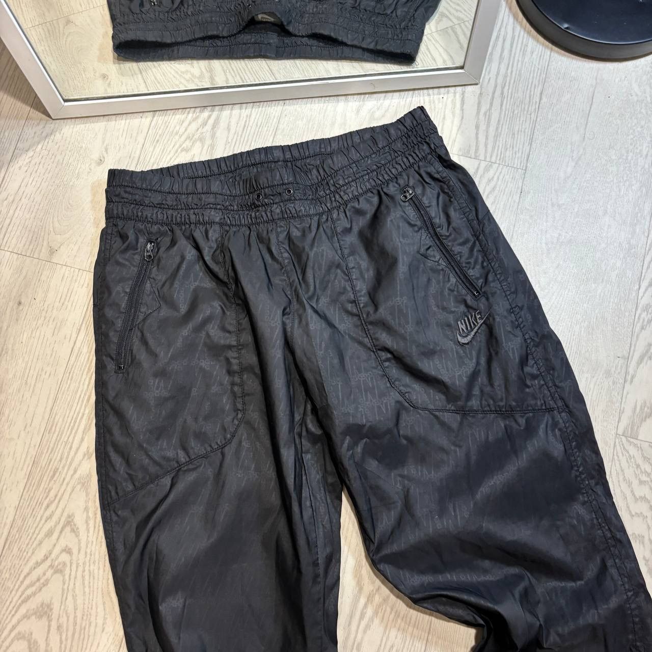 Nike Women’s Nike Vintage Nylon pants Size:L Size 28" / US 6 / IT 42 - 3 Thumbnail