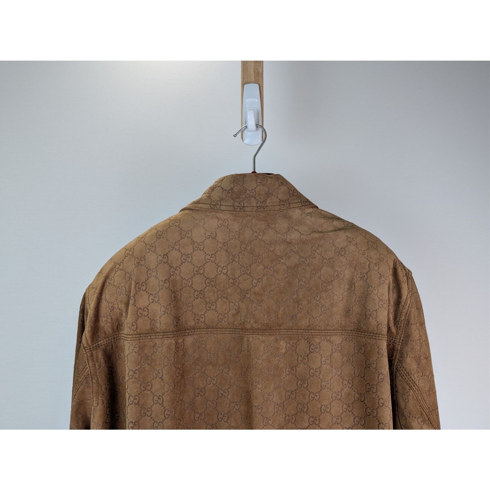 Gucci o1rshd1 Embossed GG Suede Jacket in Camel / Beige Size US M / EU 48-50 / 2 - 13 Thumbnail