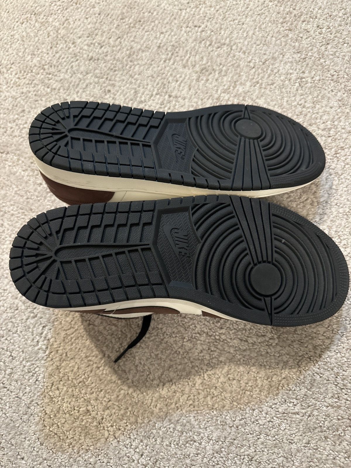 Jordan 1 Low Mochas (Deadstock)