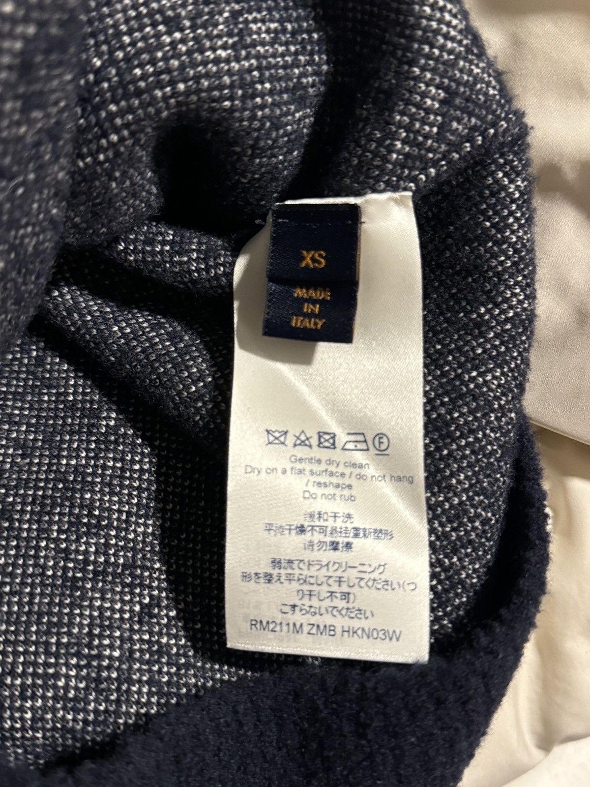 Louis Vuitton Louis Vuitton Distressed Monogram Logo knit sweaters Size US XS / EU 42 / 0 - 5 Thumbnail