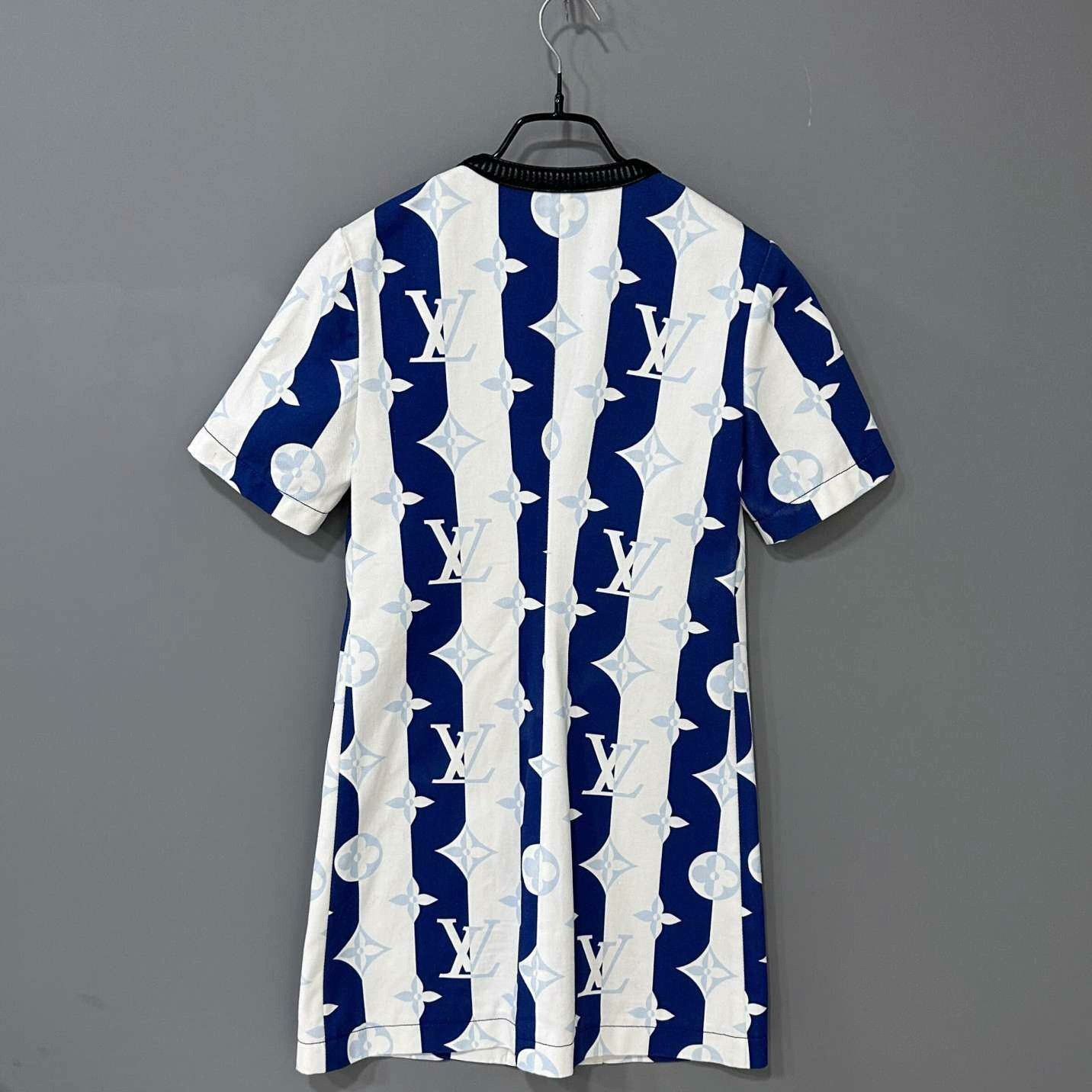 Louis Vuitton Louis Vuitton Striped Blue T-Shirt S Women Size S / US 4 / IT 40 - 1 Thumbnail