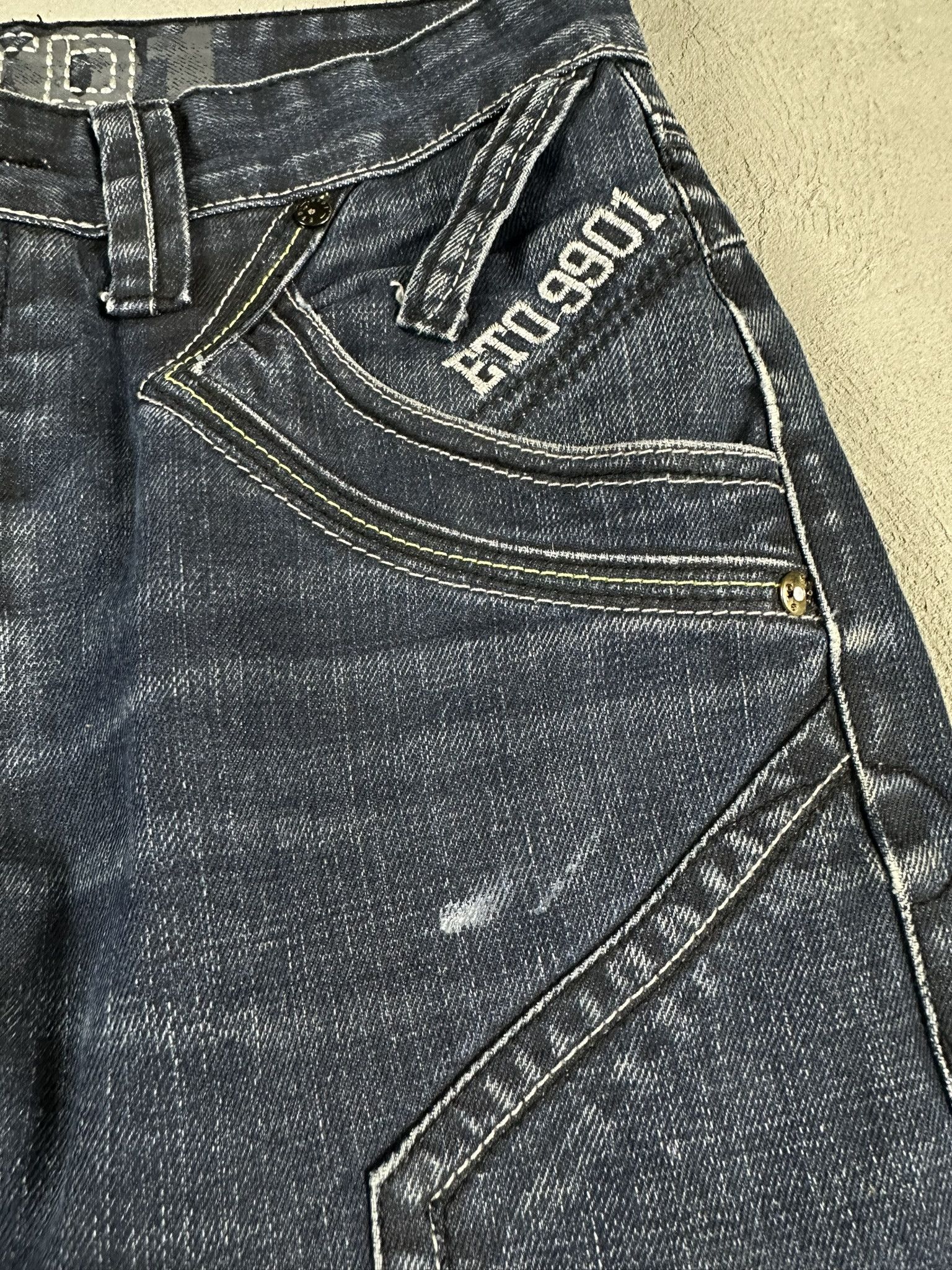 Japanese Brand Vintage Japanese Oversized Faded Denim Jeans Pants Size US 30 / EU 46 - 4 Thumbnail