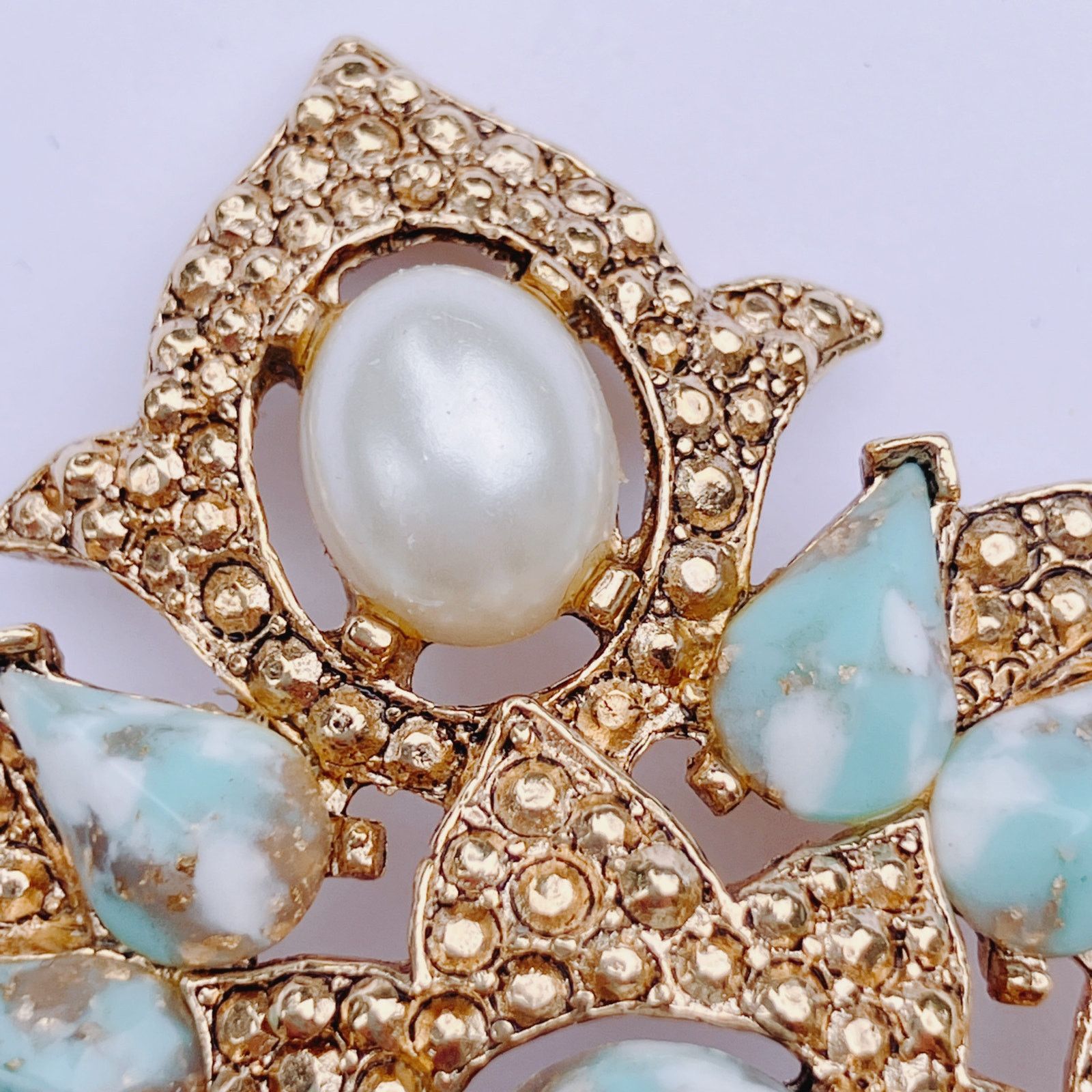 Vintage Signed Sarah Coventry Gold Tone Faux Turquoise Pearl Brooch Size ONE SIZE - 5 Thumbnail