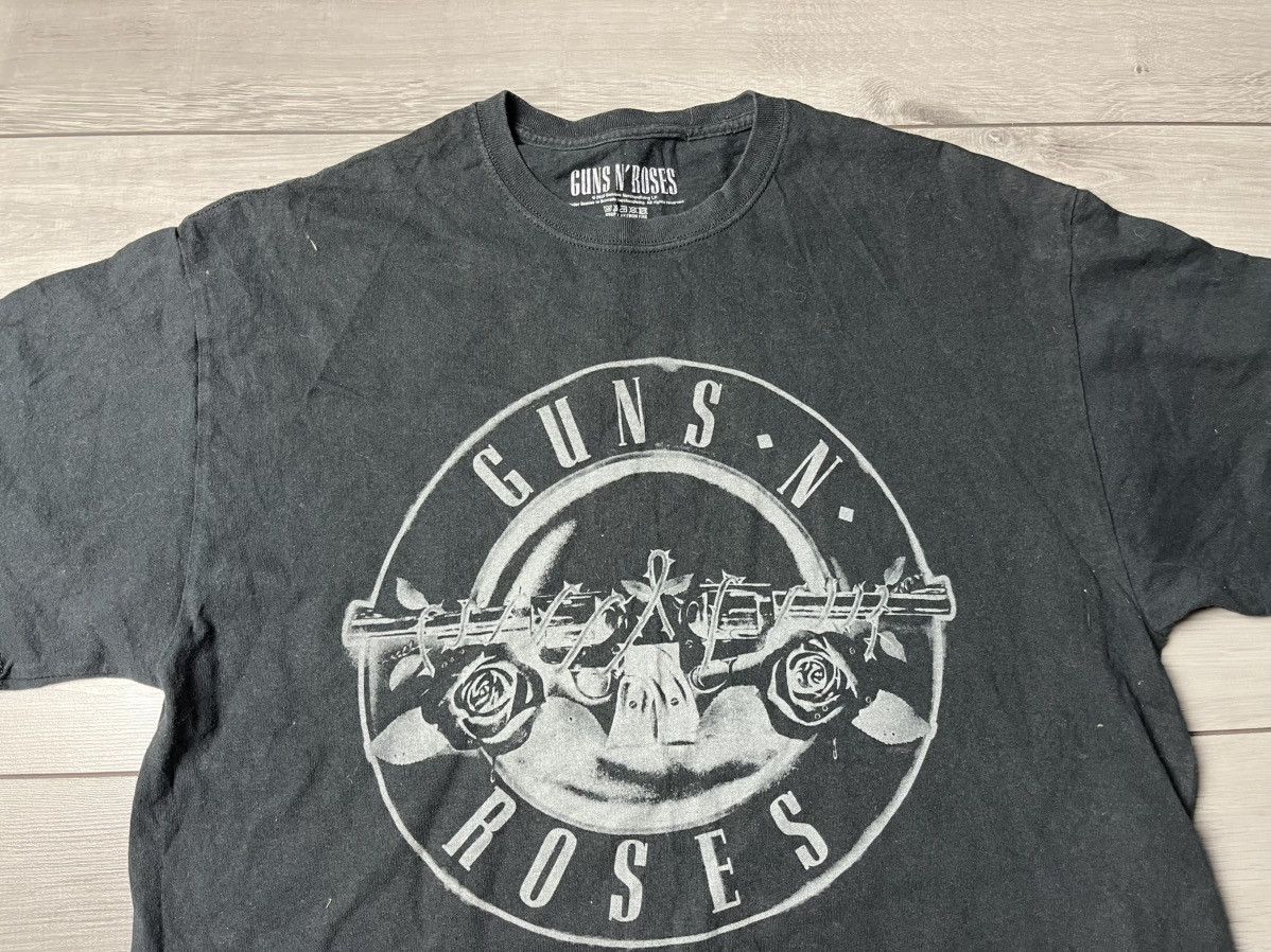 Guns N' Roses Guns n Roses tshirt rock band size S/M Size US M / EU 48-50 / 2 - 3 Thumbnail