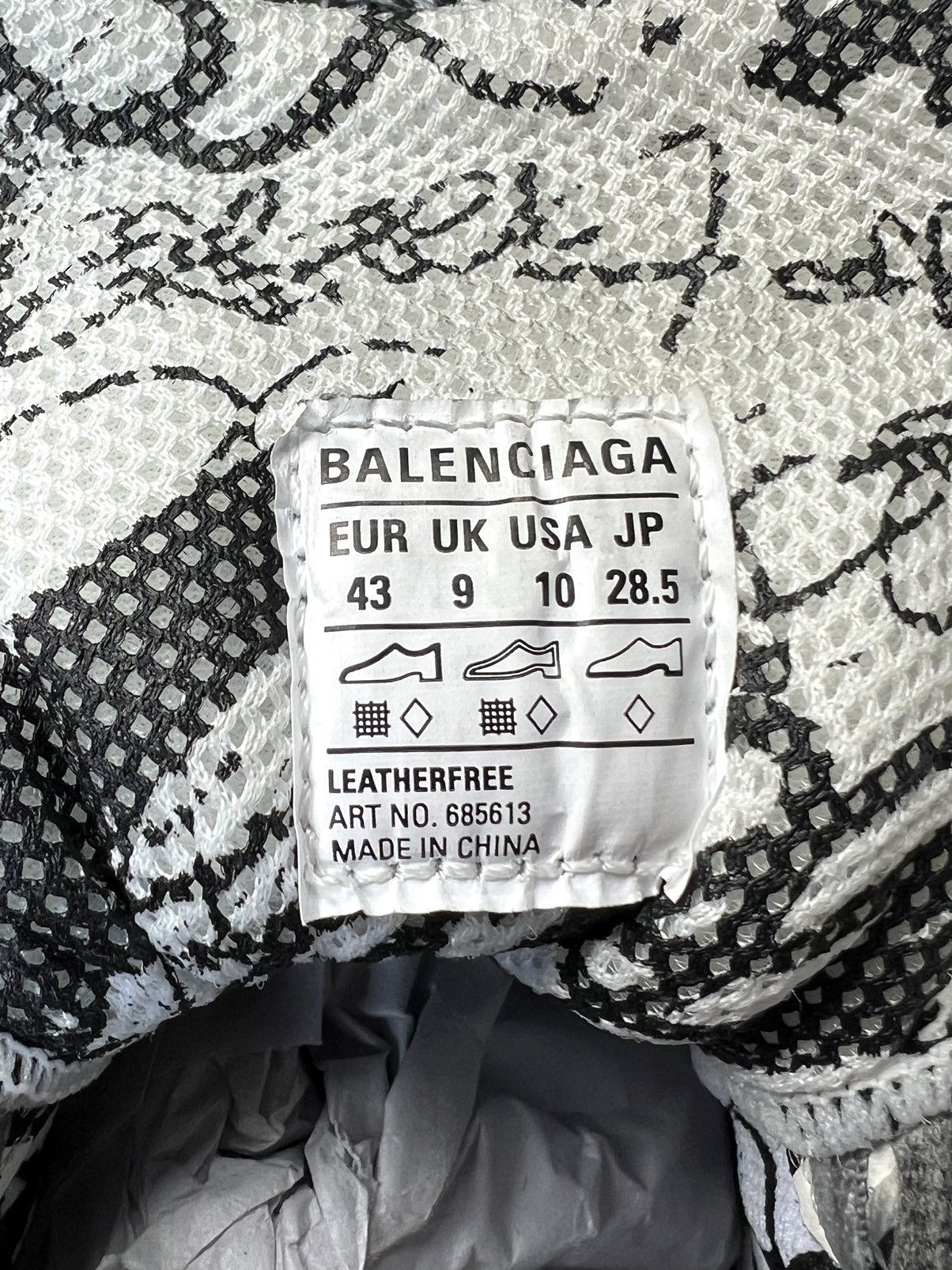 Balenciaga Balenciaga Men’s Graffiti Sneakers Brand New w Box Size US 10.5 / EU 43-44 - 12 Thumbnail