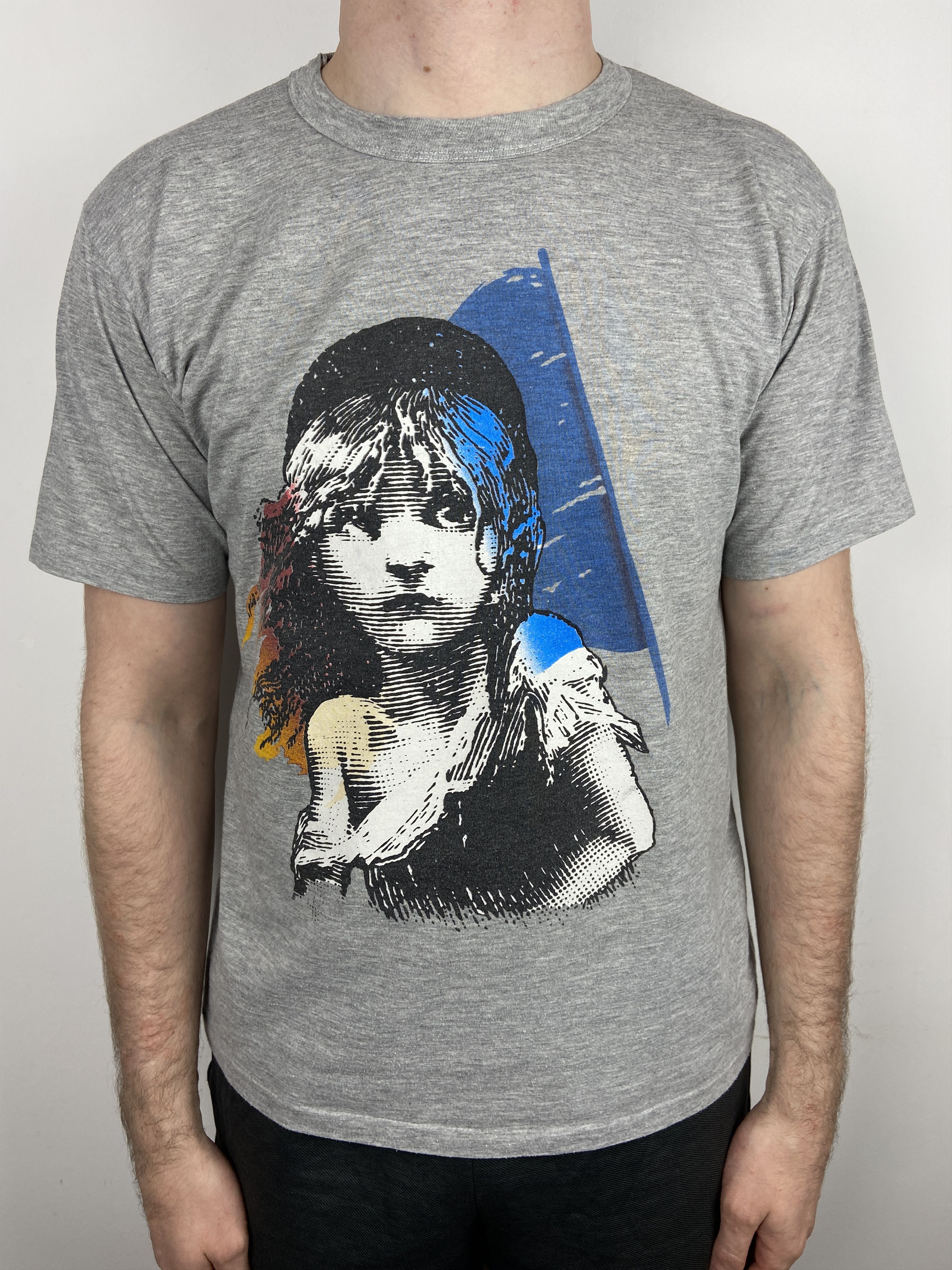 Vintage 80s Vintage Les Miserables Graphic Single Stitch T Shirt 90s Size US M / EU 48-50 / 2 - 3 Thumbnail