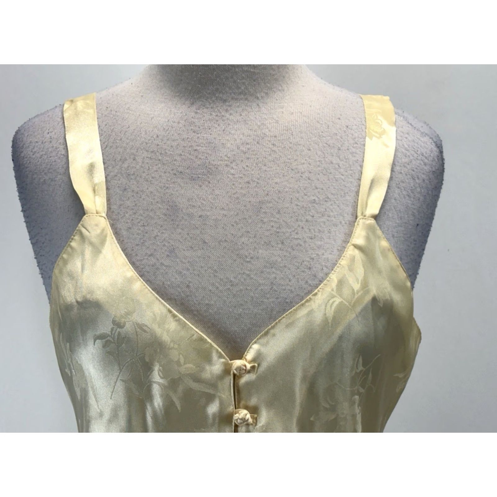 Vintage VINTAGE Morgan Taylor Satin Floral Damask Nightgown Women’s L Butter Yellow Nightie 90s Womens Size ONE SIZE - 5 Thumbnail