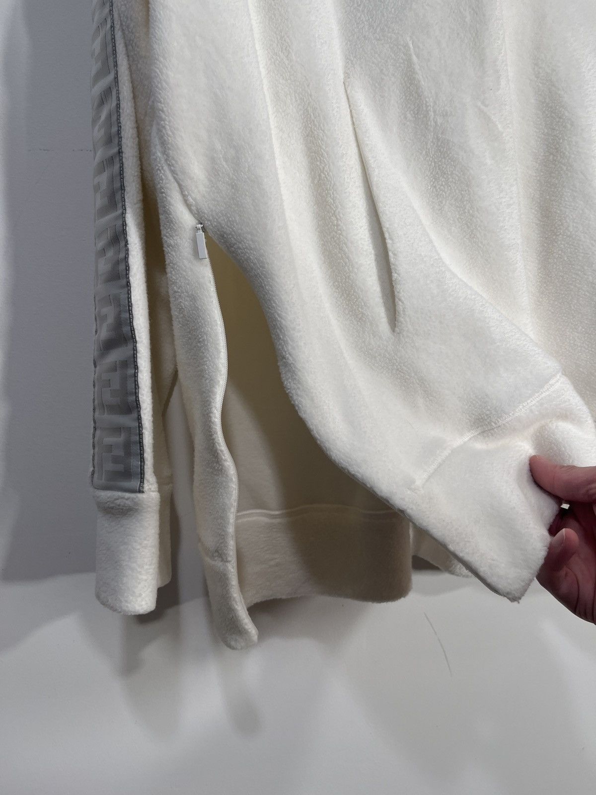 Fendi Fendi white furry quarter zip hoodie Size US XL / EU 56 / 4 - 6 Thumbnail