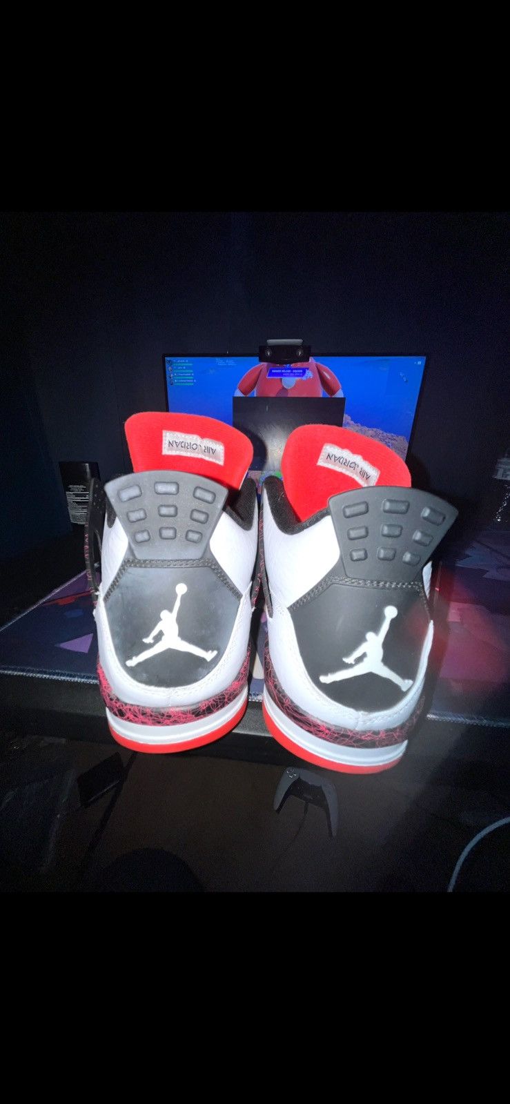 Jordan Brand Jordan four crimsons Size US 10.5 / EU 43-44 - 3 Thumbnail