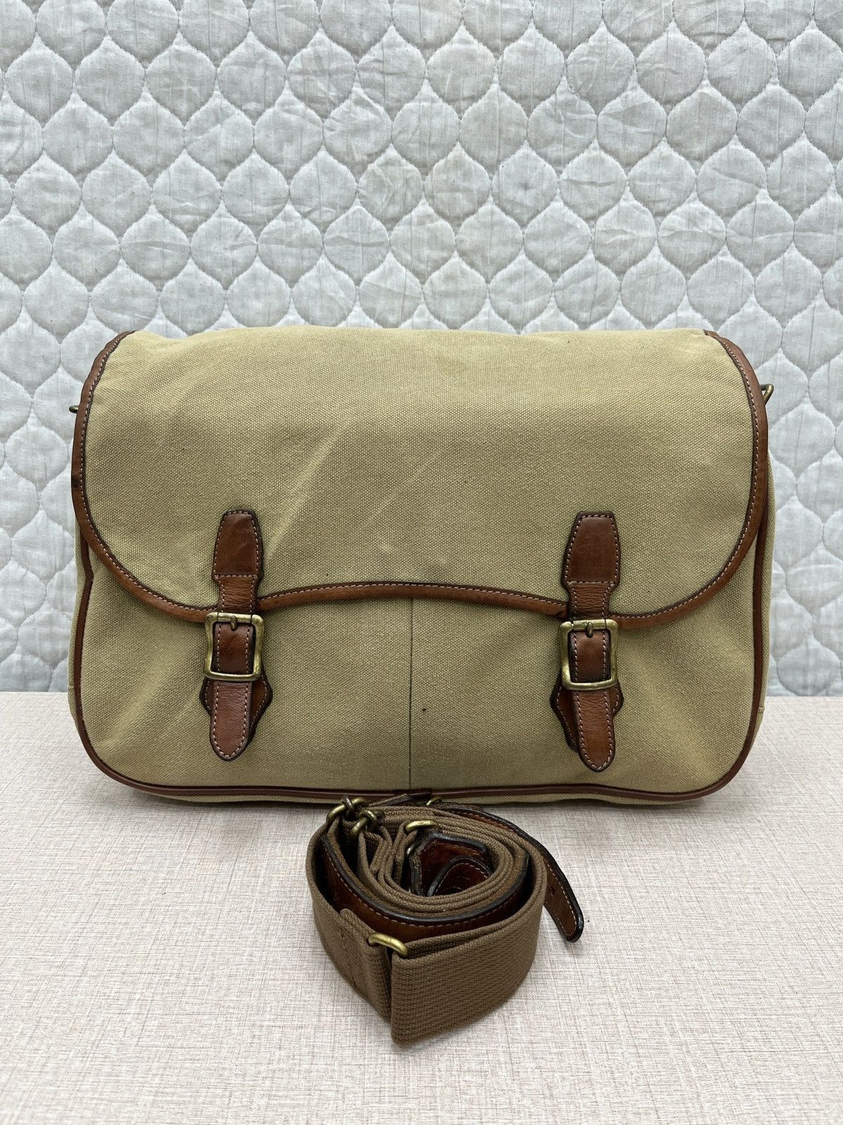 DAKS 🔥🔥🔥STEALS DAKS LONDON MESSENGER BAG Size ONE SIZE - 3 Thumbnail