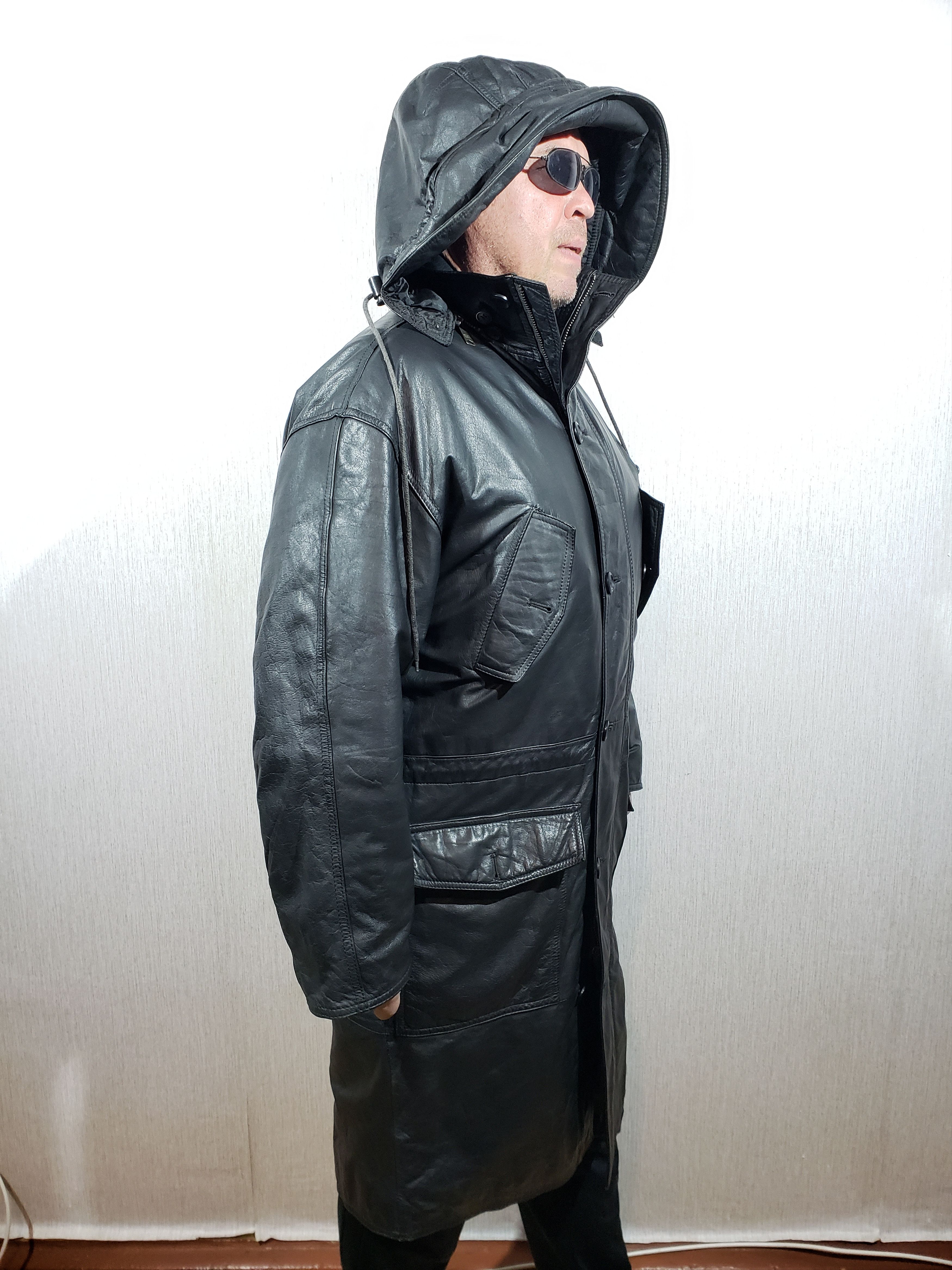 Uniqlo Black long men's coat with a hood. Size US L / EU 52-54 / 3 - 3 Thumbnail