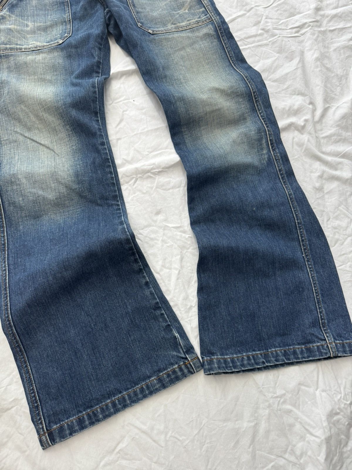 Vintage Vintage ERD Style Low Waisted Flair Guess Dark Wash Jeans Size US 30 / EU 46 - 2 Thumbnail