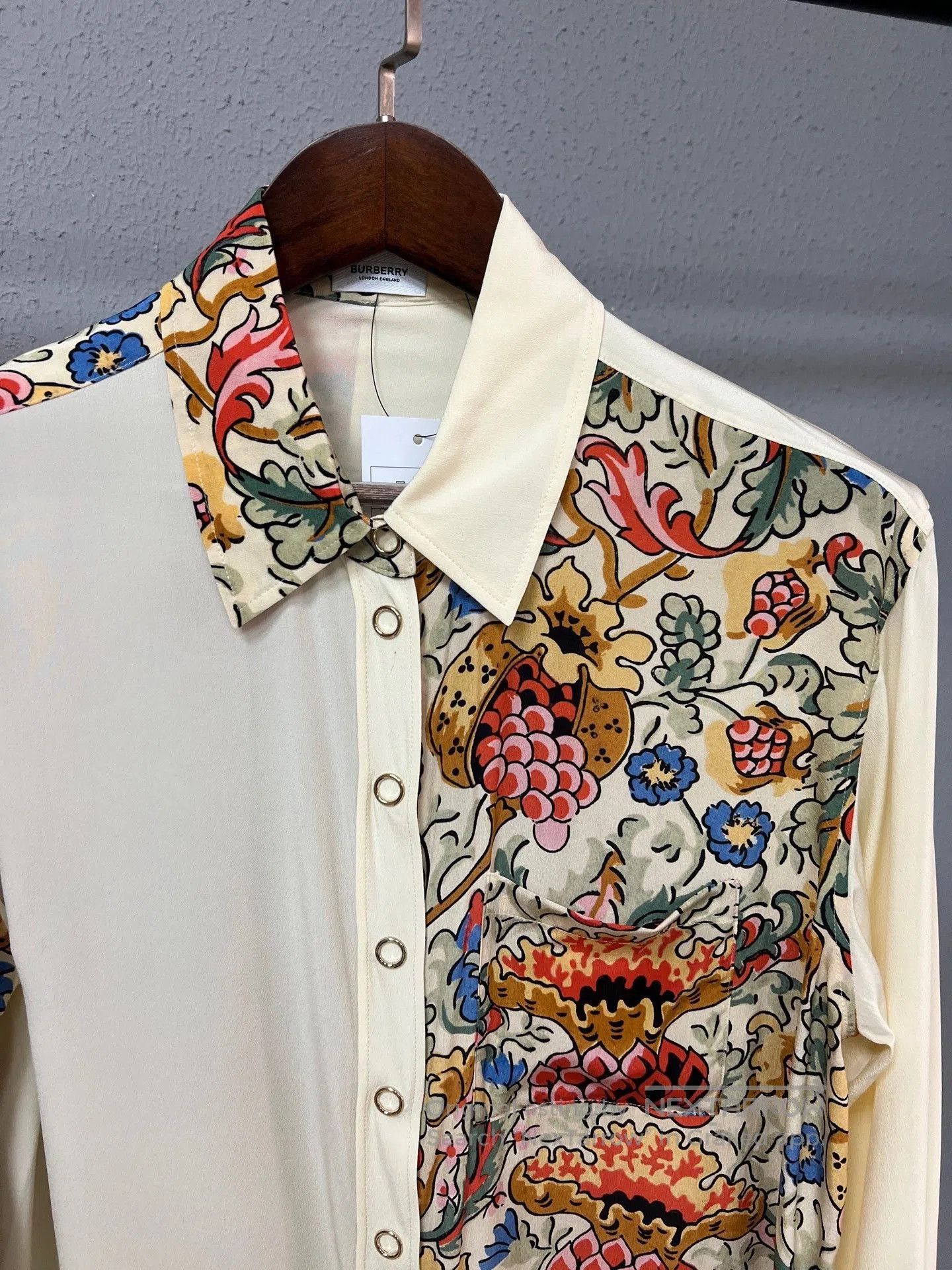 Burberry Burberry Floral Patchwork Shirt. Size M / US 6-8 / IT 42-44 - 3 Thumbnail