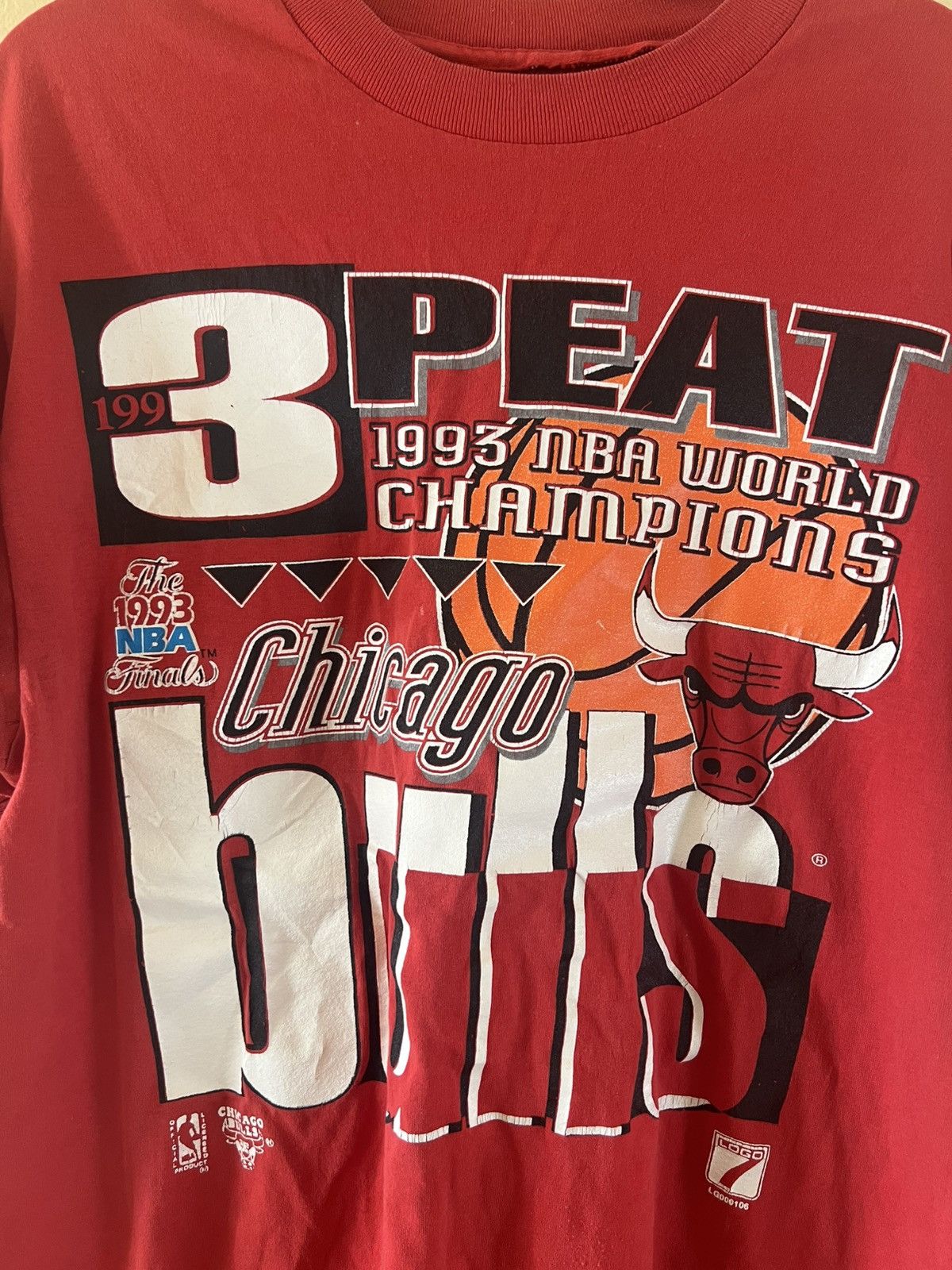 Logo 7 × Vintage Vintage 1998 Chicago Bulls 3 Peat NBA Champions T-Shirt Size US L / EU 52-54 / 3 - 2 Thumbnail