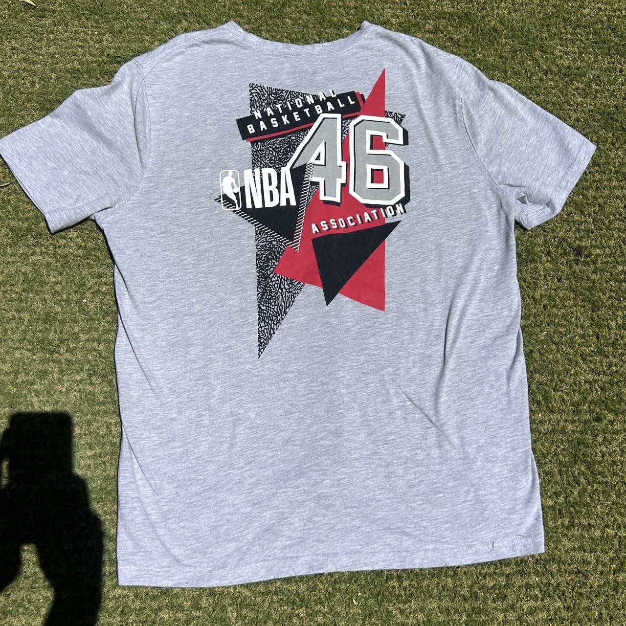 NBA XL NBA 46 Basketball association Gray graphic t-shirt Size US XL / EU 56 / 4 - 1 Thumbnail