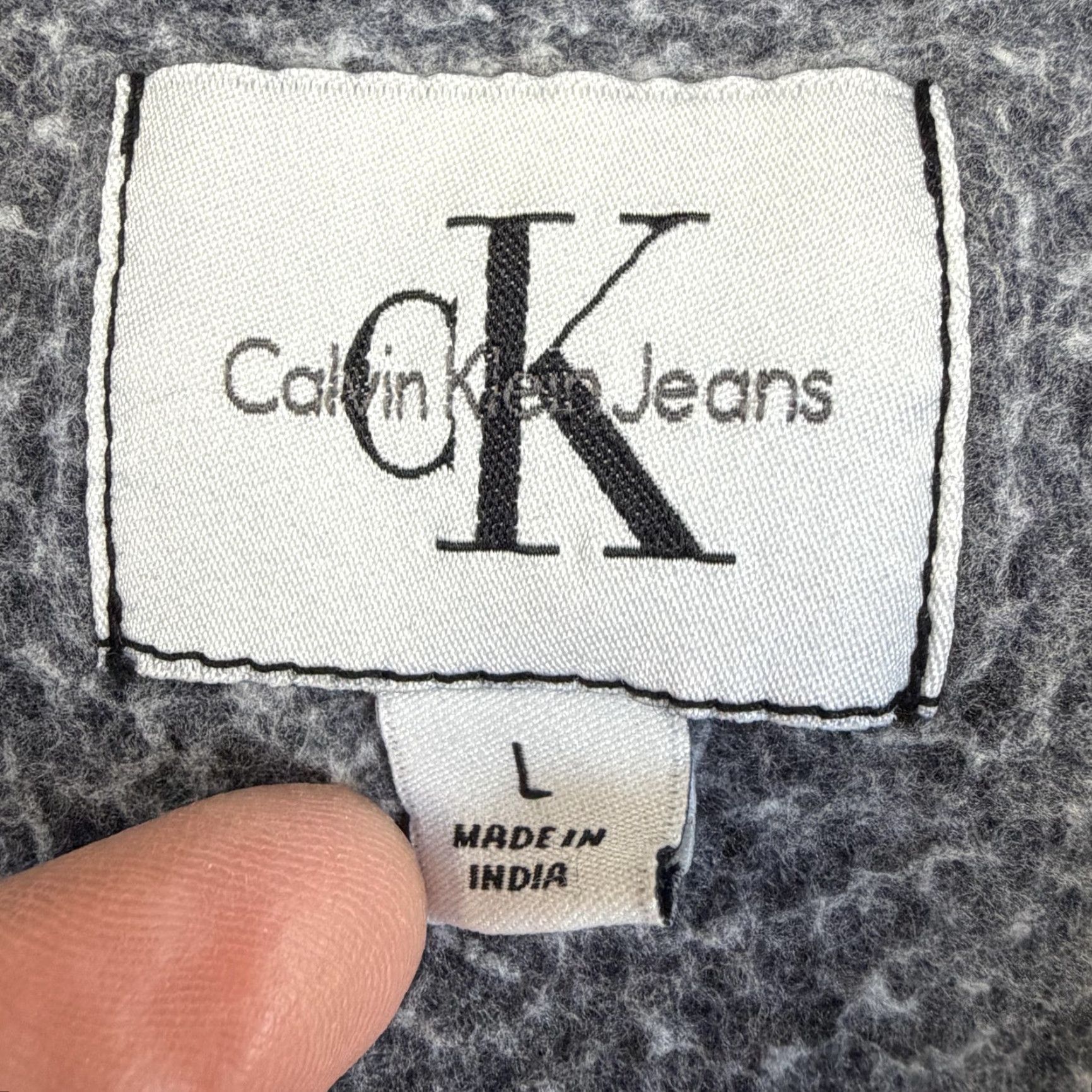 Vintage **Calvin Klein Jeans Large Gray Pullover Sweatshirt Crewneck Fleece** User: **Calvin Klein Jeans Mens Large Gray Pullover Sweatshirt Fleece** Size US L / EU 52-54 / 3 - 5 Thumbnail