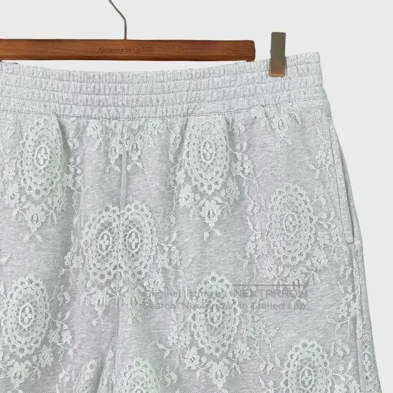 Burberry Burberry Summer White Lace Shorts. Size 23" - 3 Thumbnail