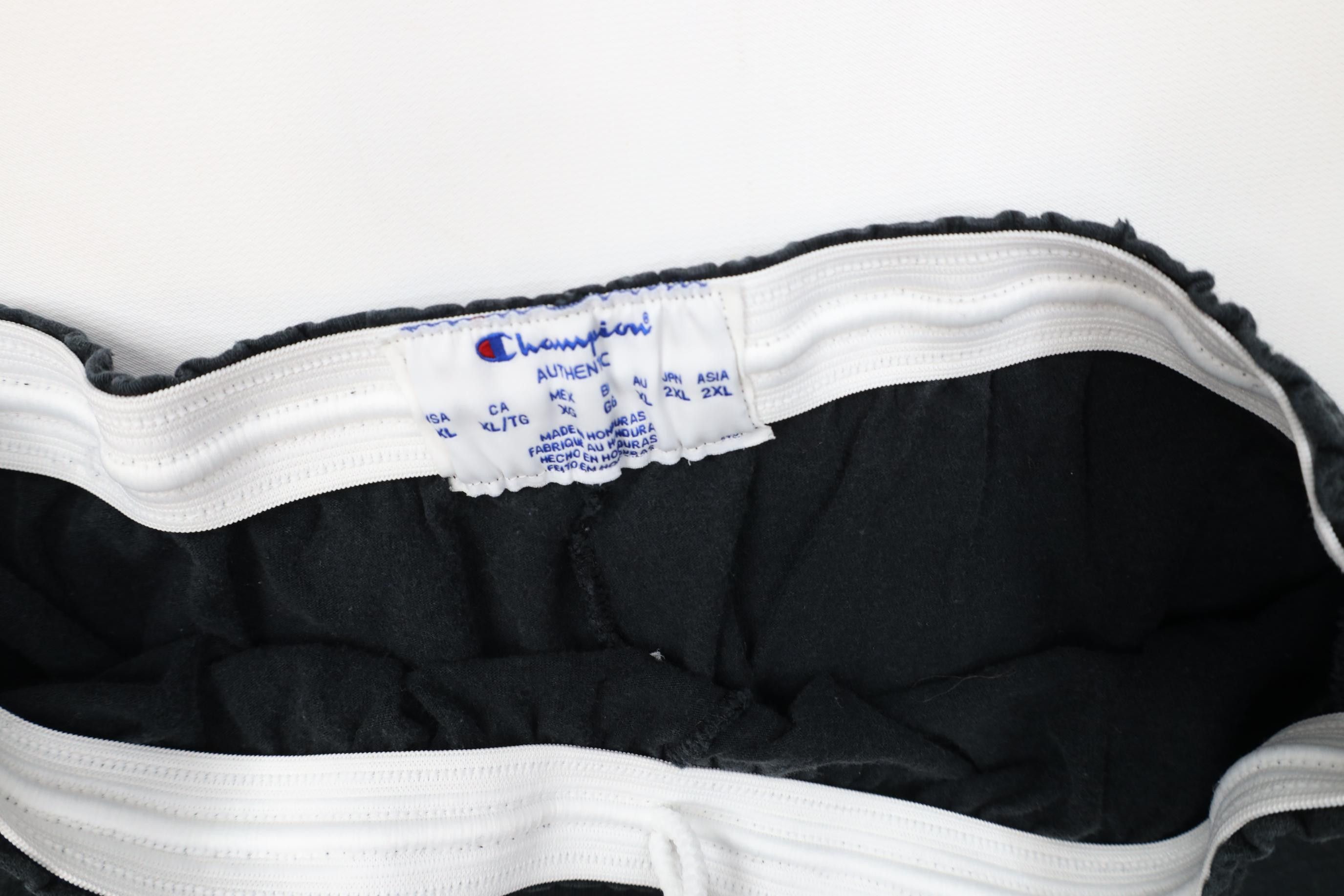 Champion Vintage Y2K Champion Heavyweight Above Knee Shorts Black Size US 36 / EU 52 - 7 Thumbnail