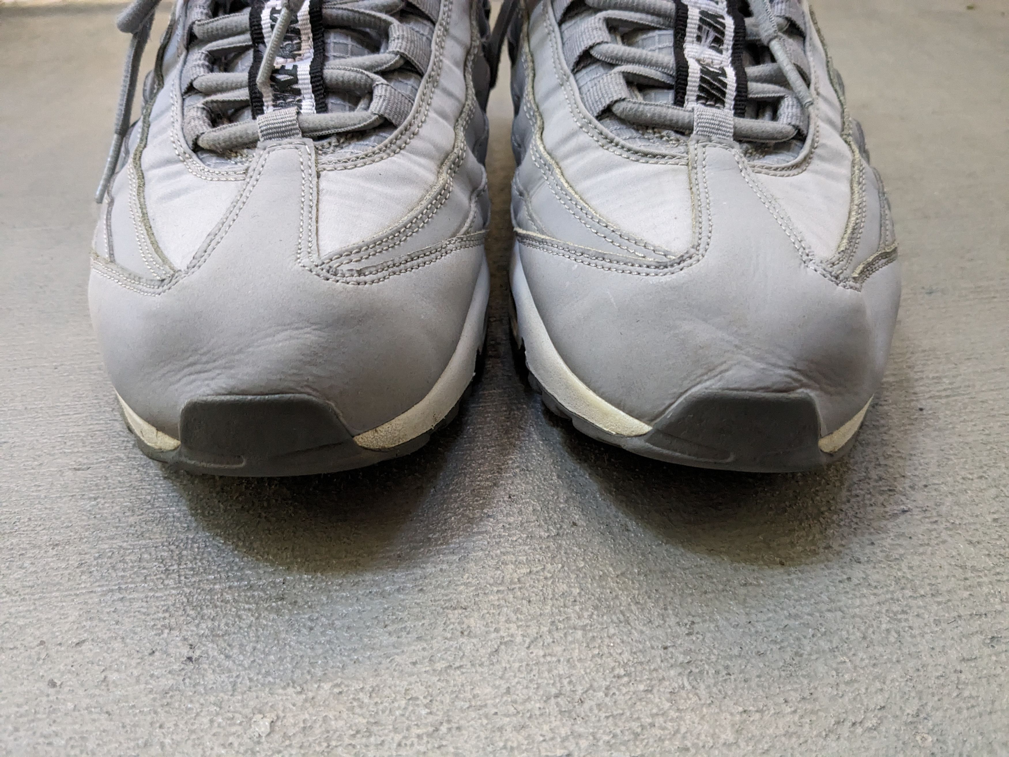 Nike Nike Air Max 95 SE Pull Tab Wolf Grey 11.5 AQ4129-001 Size US 11.5 / EU 44-45 - 2 Thumbnail