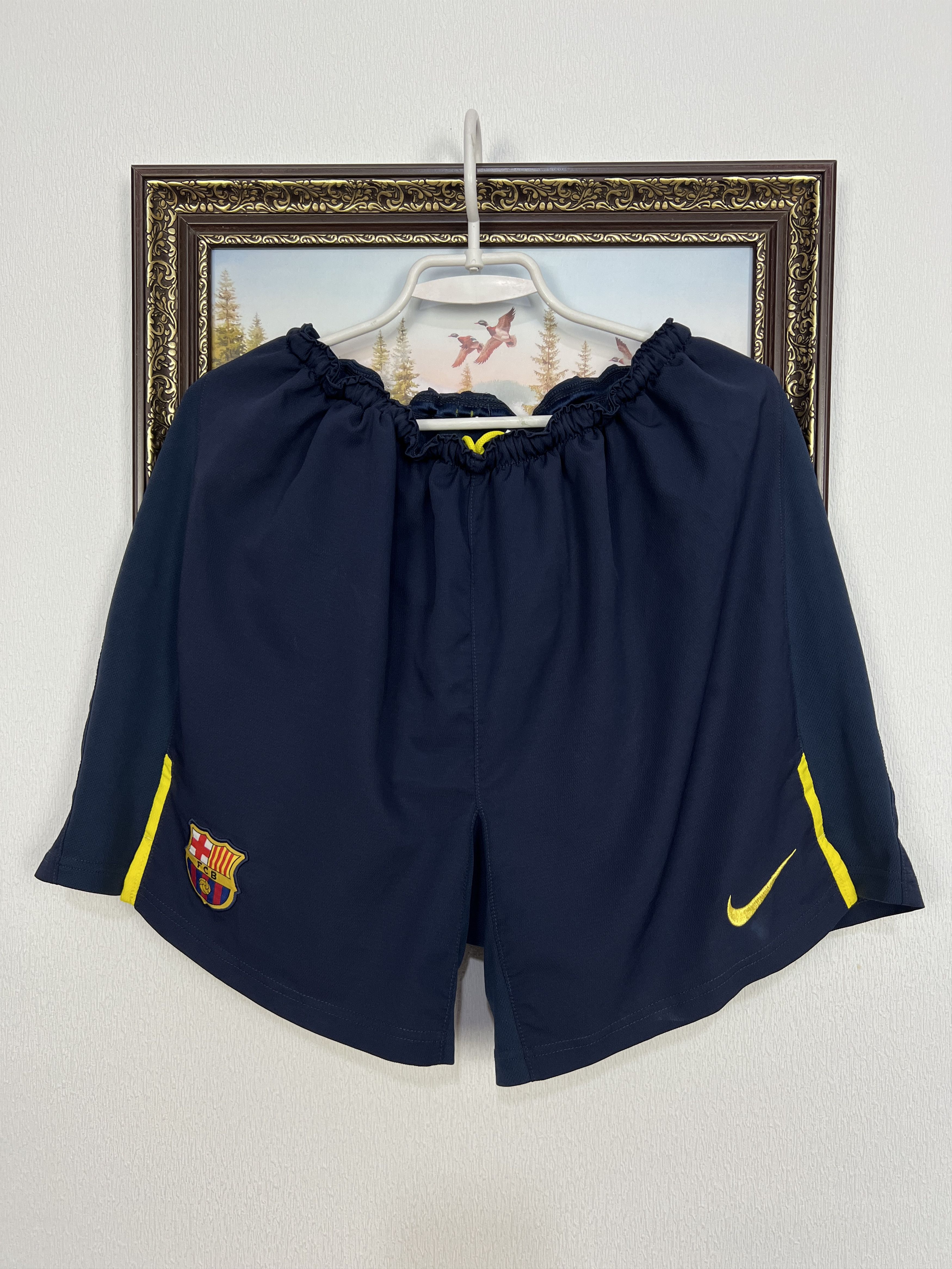 Nike Vintage Nike Fc Barcelona Football Blue Shorts XL Size US 36 / EU 52 - 1 Thumbnail