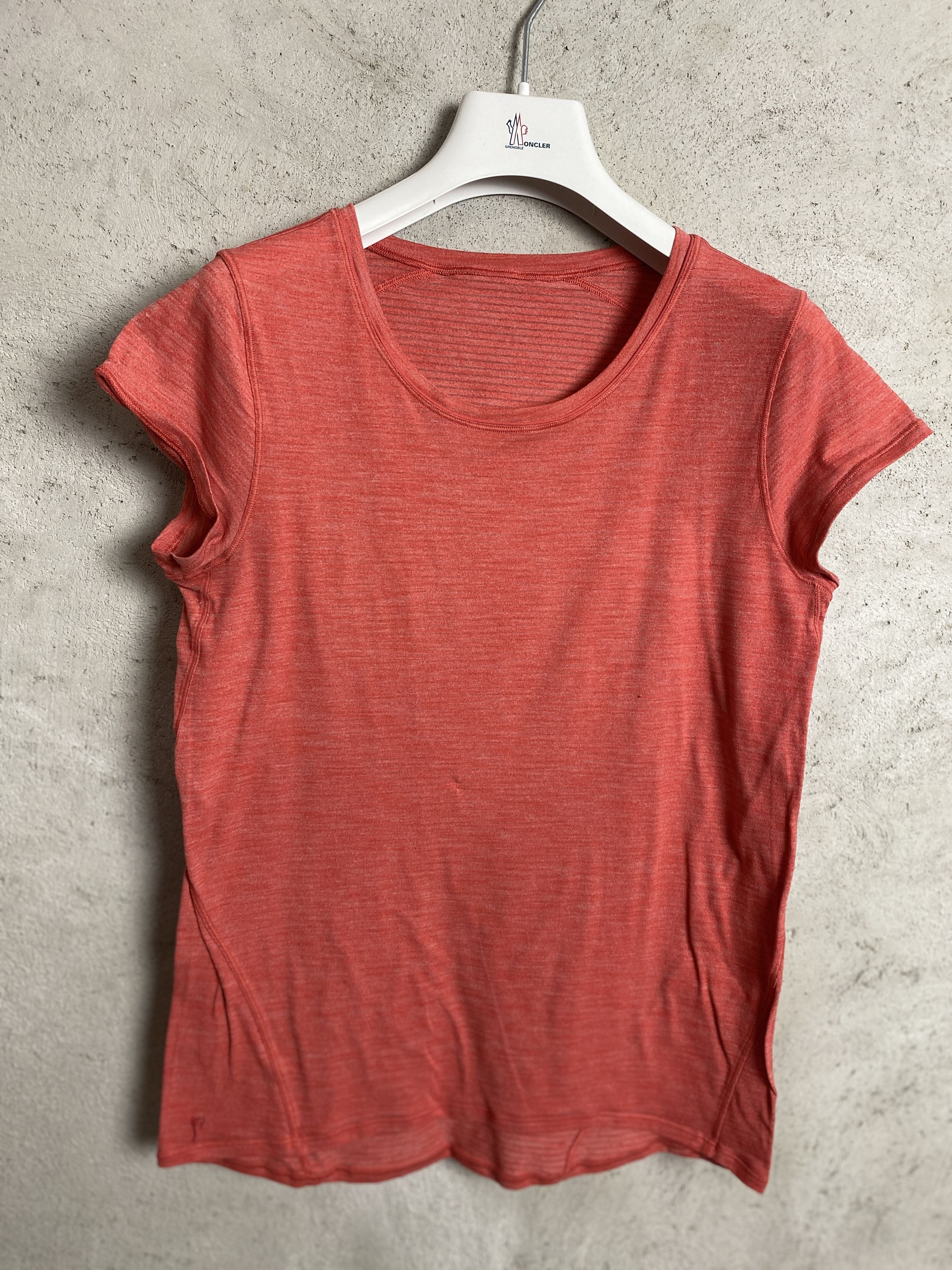 Lululemon Lululemon short sleeve t-shirt tee yoga pilates sport Size S / US 4 / IT 40 - 2 Thumbnail