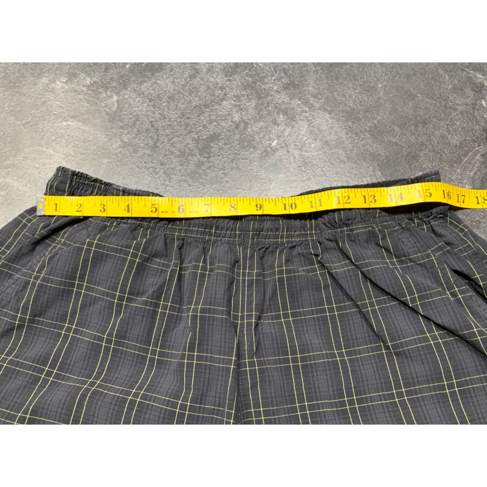 Nike Nike Mens Athletic Shorts XL Black Plaid Nike DriFit Lightweight Sports Athletic Men Size US 36 / EU 52 - 4 Thumbnail