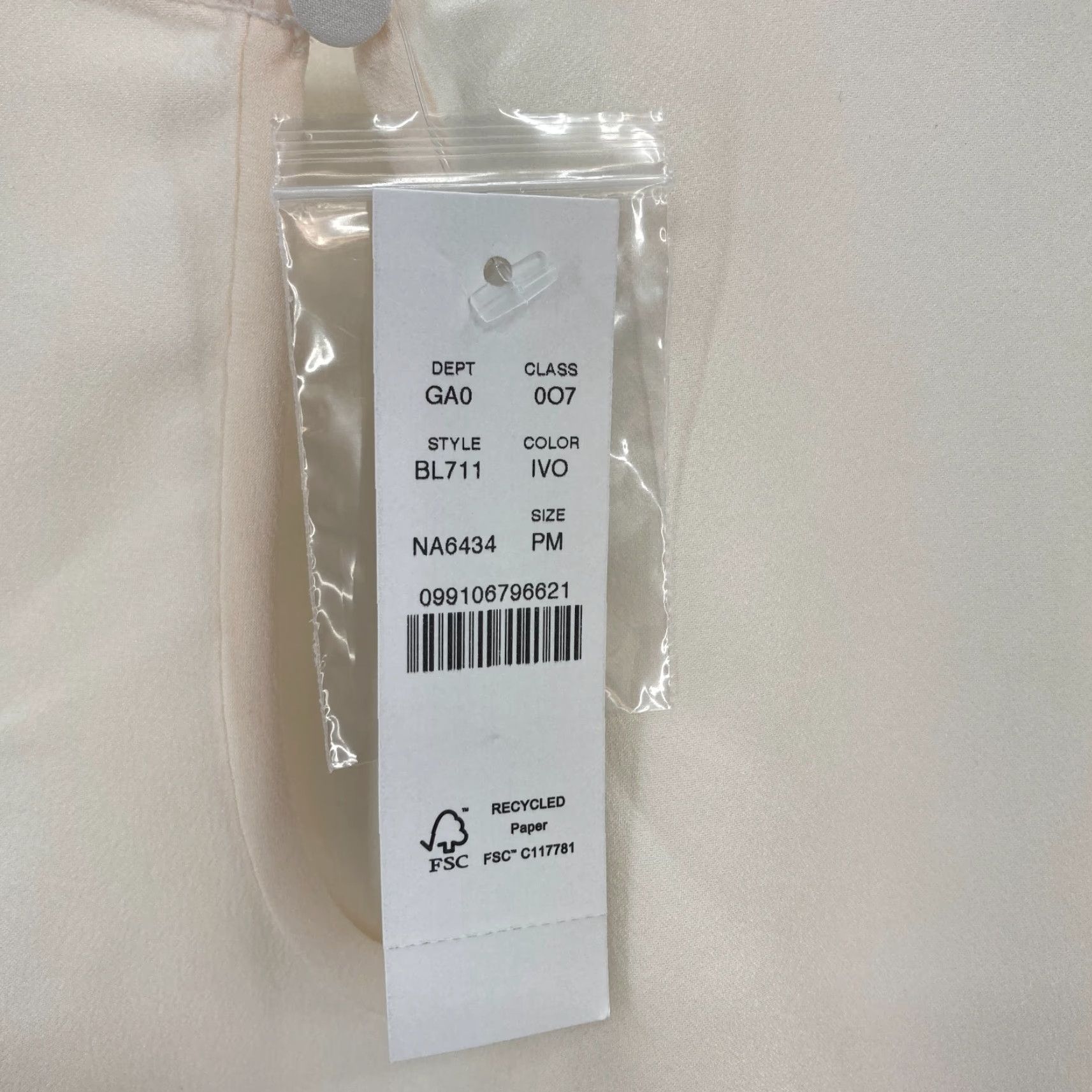 J.Crew **J.Crew Ivory Women's Petite Puff Sleeve Satin Crepe Top** User: J.Crew Ivory Women's Petite Puff Sleeve Satin Crepe Top Size M / US 6-8 / IT 42-44 - 6 Thumbnail