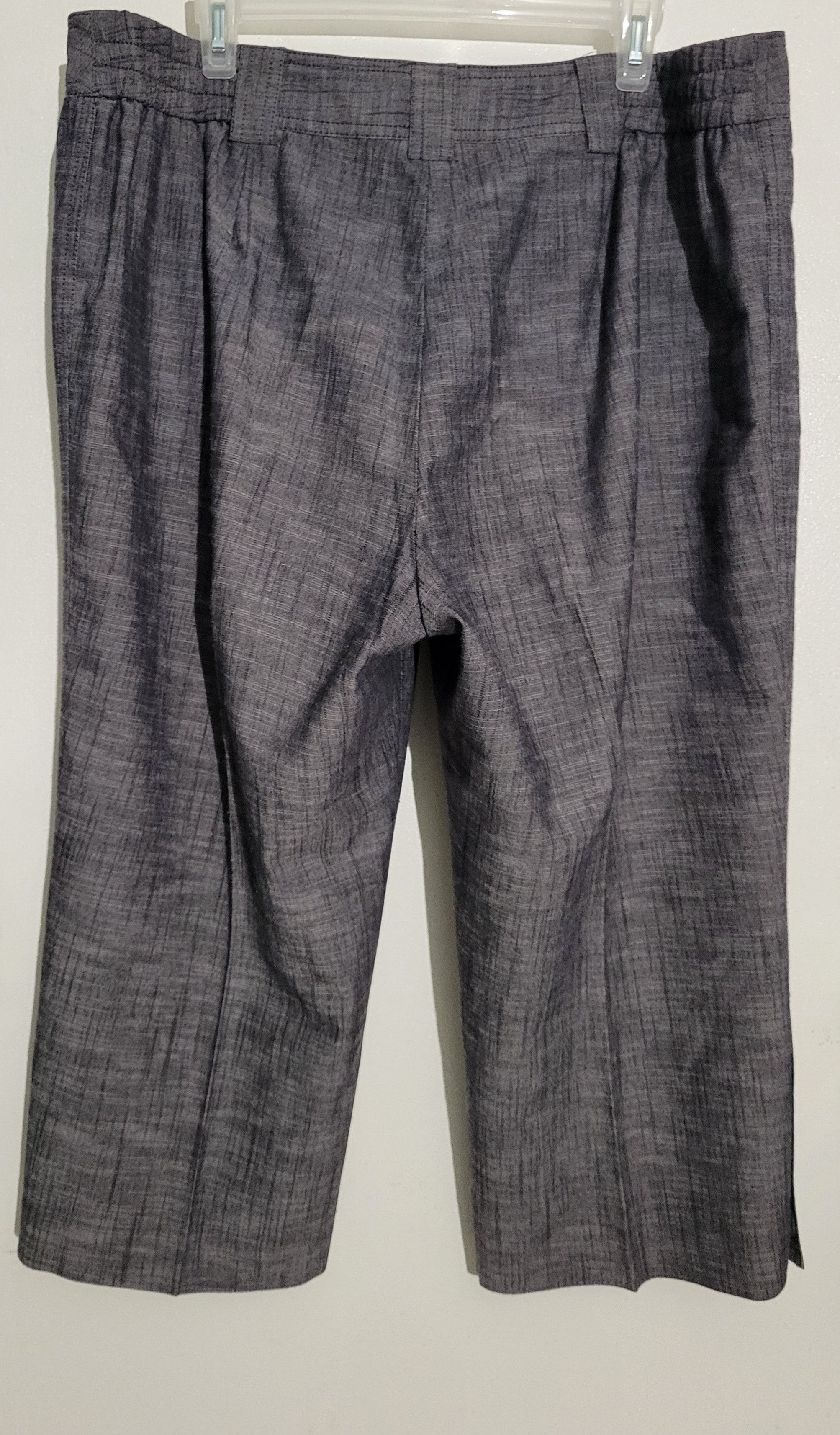 Other Larry Levine Woman Stretch Cropped Pants Grey Capri Pants Size 40" / US 18 - 4 Thumbnail