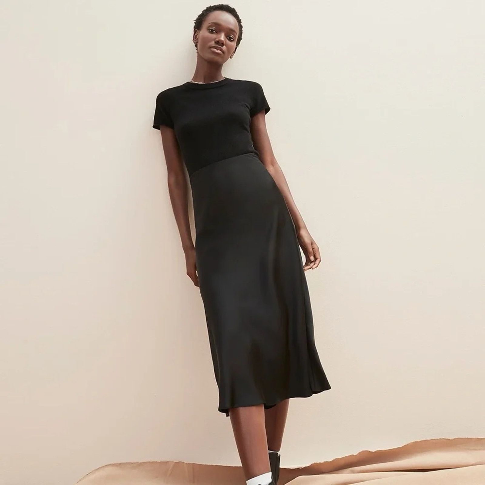 J.Crew NWT J. Crew S Gwyneth Satin Slip Skirt in Black Size 27" / US 4 / IT 40 - 1 Thumbnail