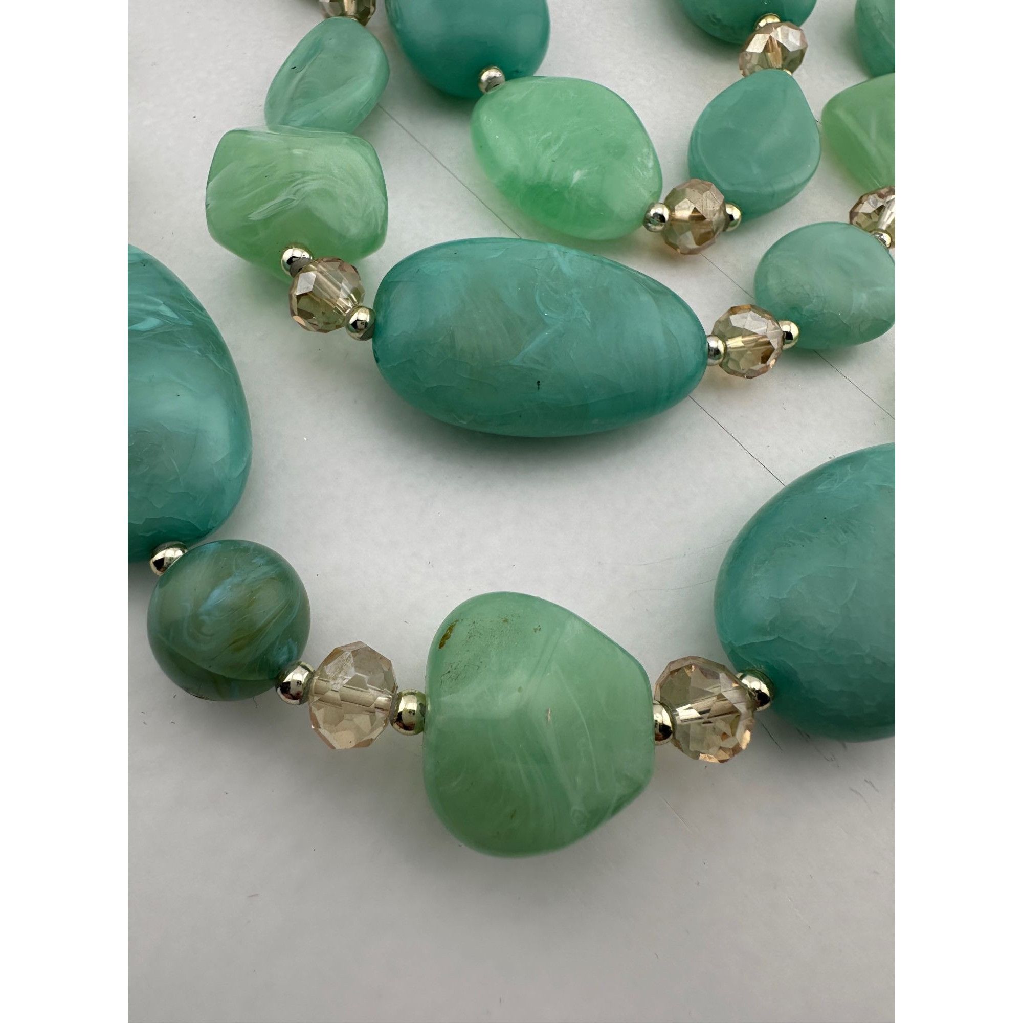 Other Vintage Beautiful Women's Chunky Three Strand Beaded Necklac Size ONE SIZE - 4 Thumbnail
