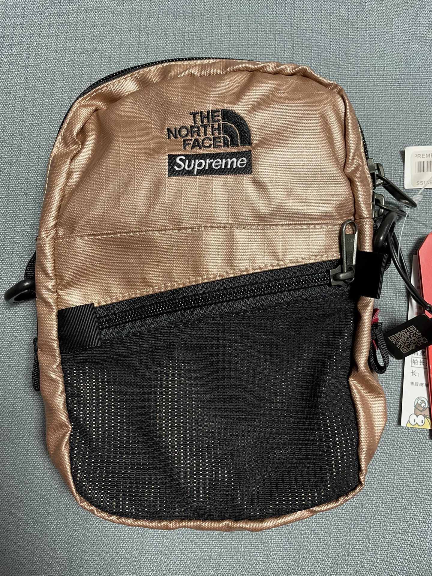 Supreme Supreme × The North Face 18SS Metallic Shoulder Bag Size ONE SIZE - 1 Thumbnail