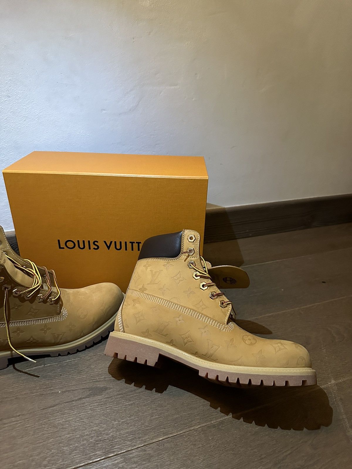 Louis Vuitton × Timberland Louis Vuitton Timberland 6" Ankle Boot Size US 11 / EU 44 - 2 Thumbnail