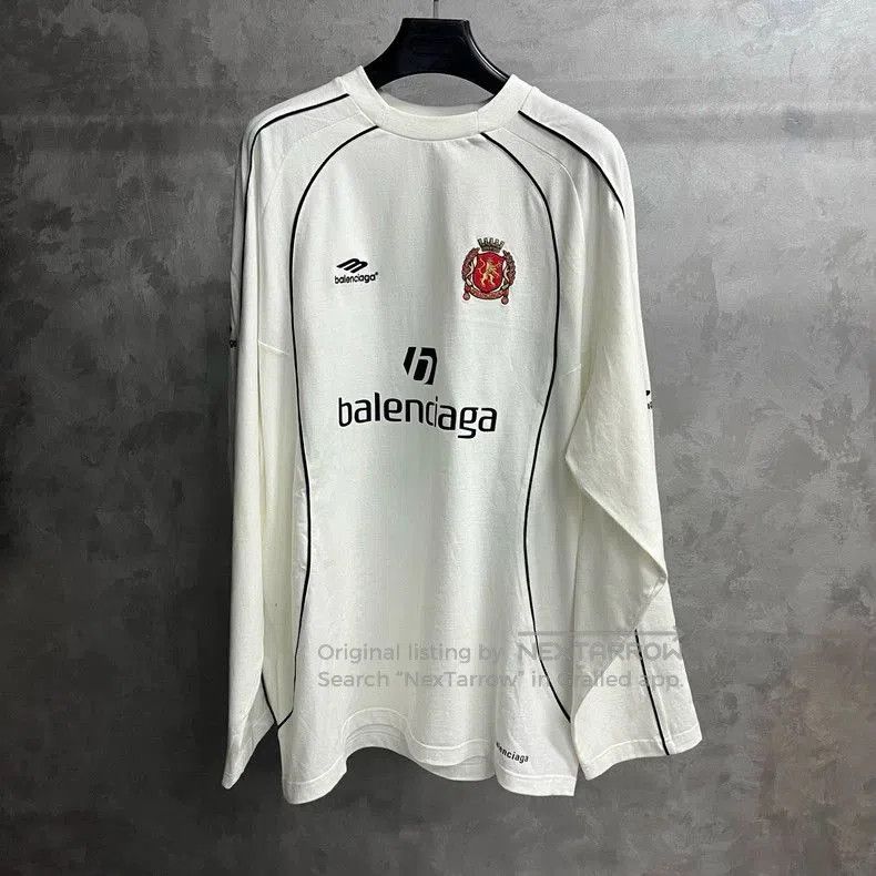 Balenciaga Balenciaga White Logo Print Long Sleeve T-Shirt. Size US S / EU 44-46 / 1 - 1 Thumbnail