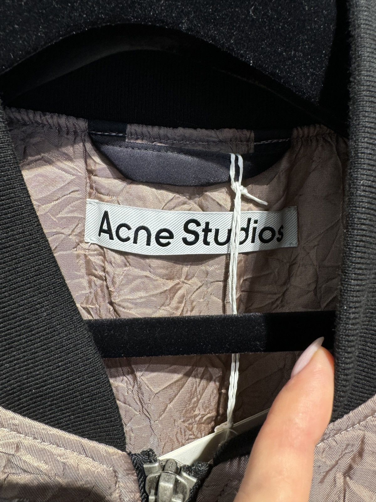 Acne Studios Last Size Acne Studios Ocari Nylon Distressed-Effect Bomber Size US XL / EU 56 / 4 - 2 Thumbnail