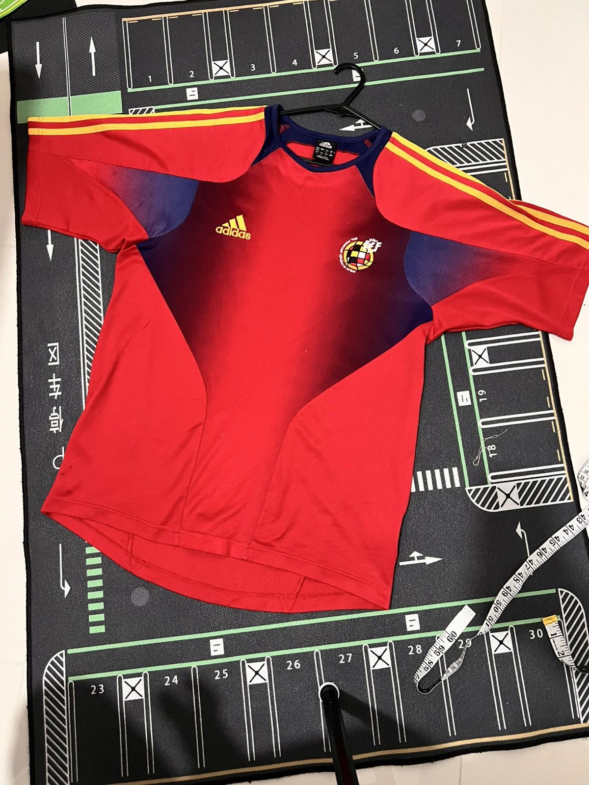 Adidas Vtg Adidas Spain training y2k WC Size US M / EU 48-50 / 2 - 1 Thumbnail