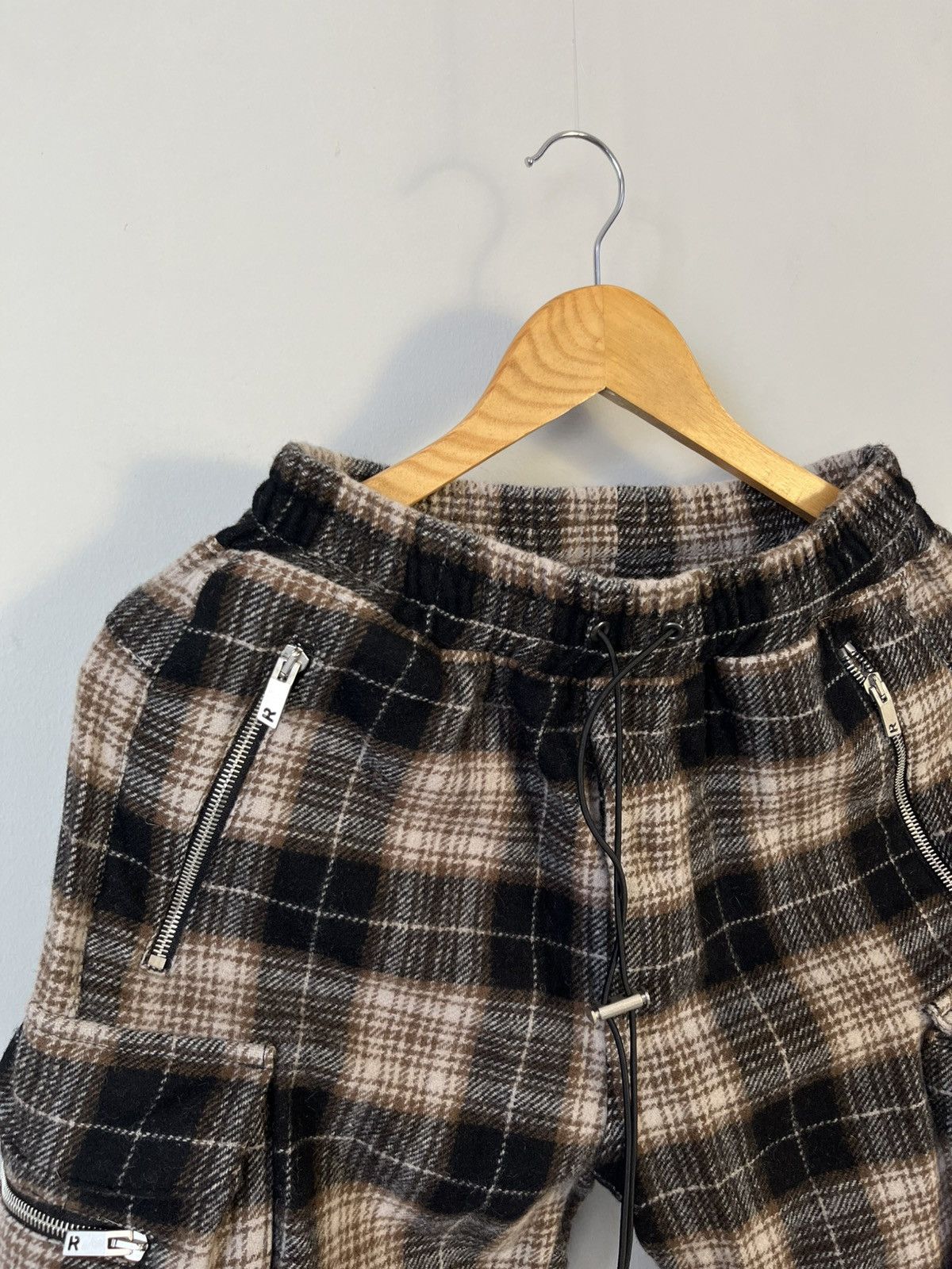 Represent Clo. Represent Clo. Wool Hype Style Plaid Cargo Shorts Size US 30 / EU 46 - 2 Thumbnail