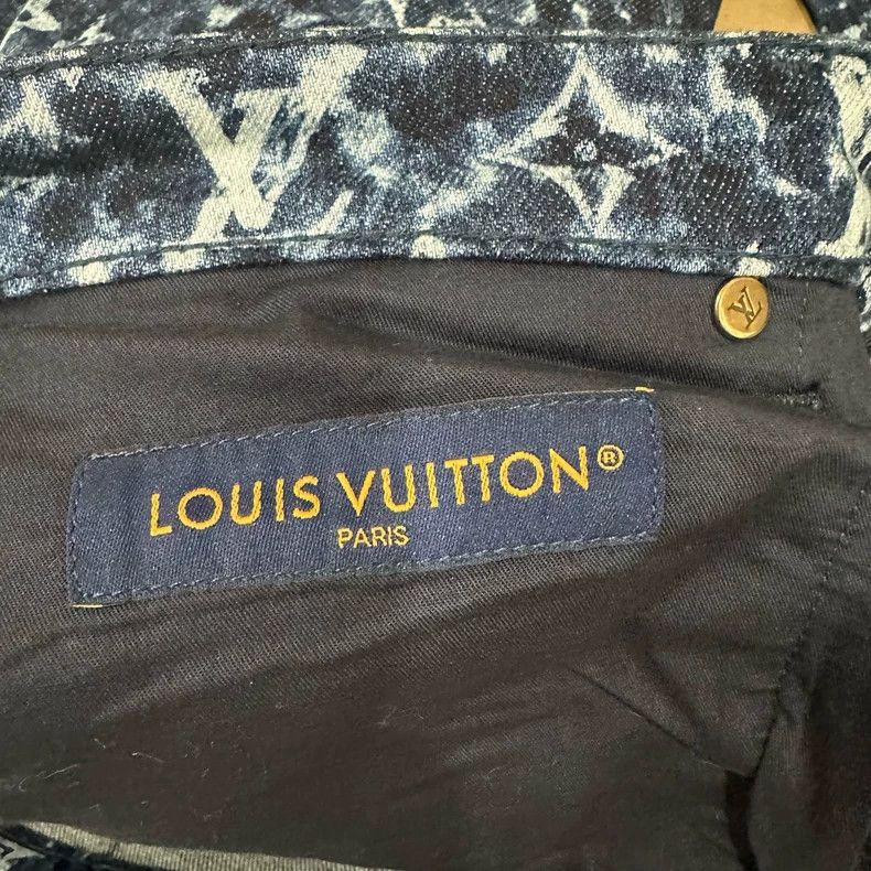 Louis Vuitton Louis Vuitton Slit jeans with full logo hem jeans 2505-Next Size US 33 - 6 Thumbnail