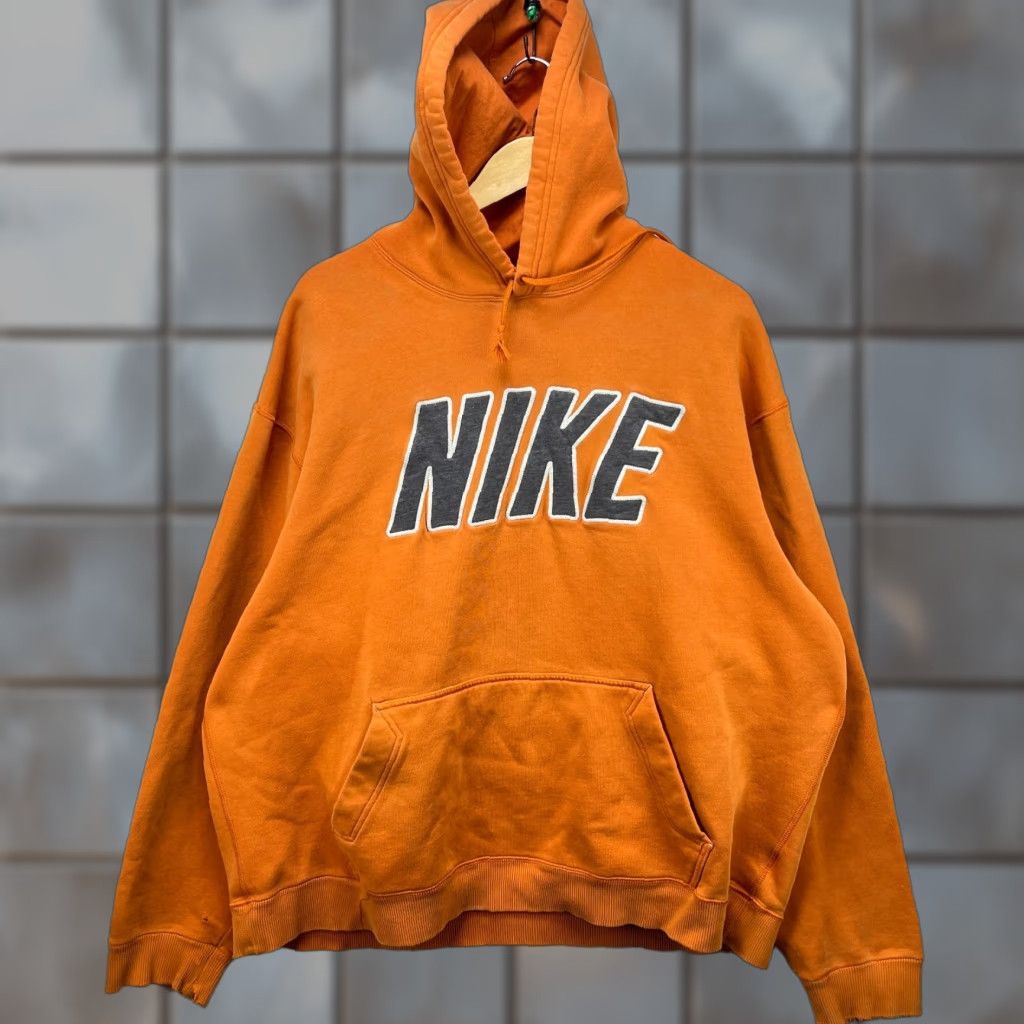Nike VINTAGE Nike Embroidered Logo Hoodie 2XL Men Orange Size US XXL / EU 58 / 5 - 1 Thumbnail