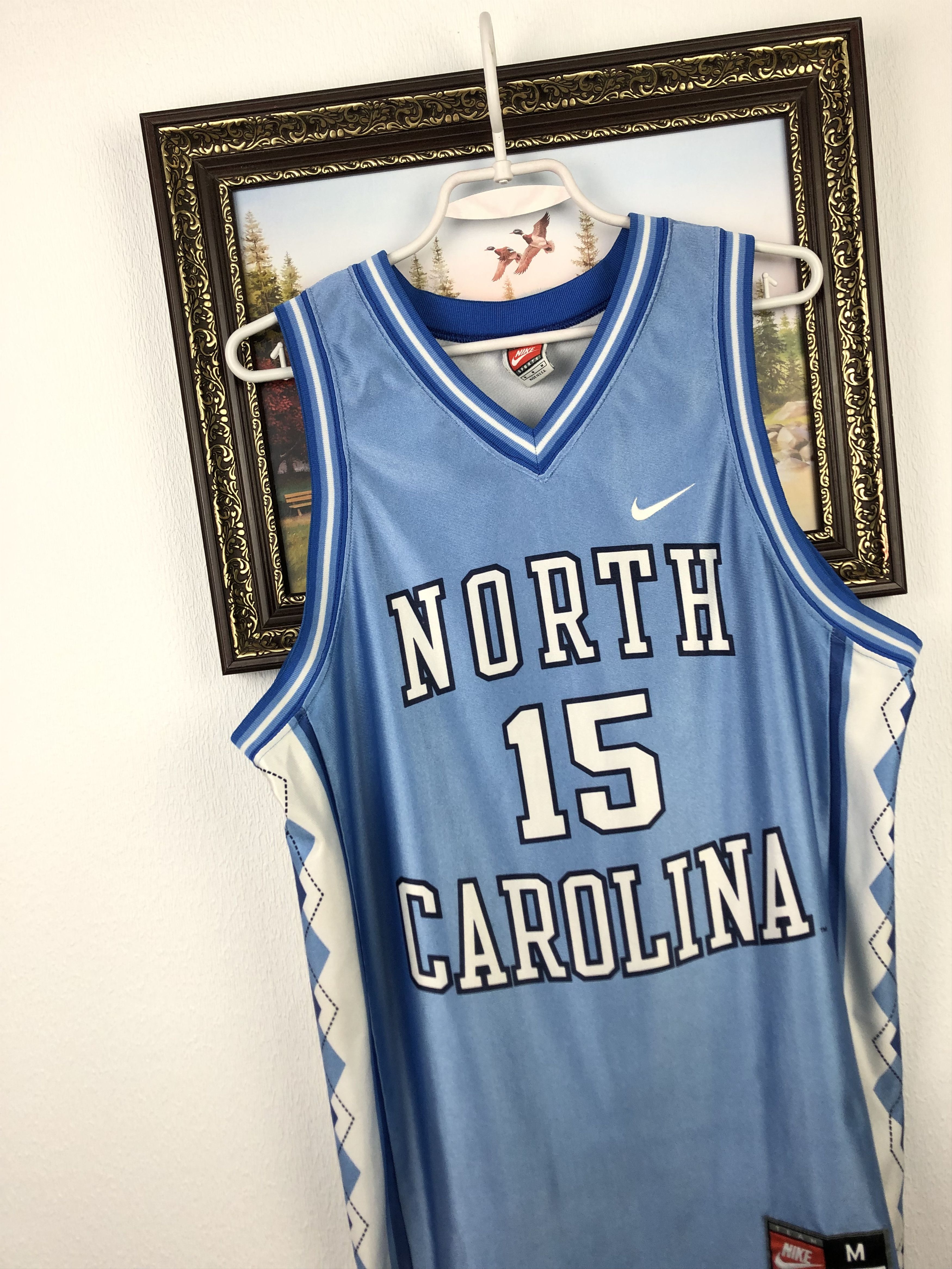 NBA Vintage 90's Nike North Carolina #15 Basketball Jersey NCAA Size US M / EU 48-50 / 2 - 3 Thumbnail
